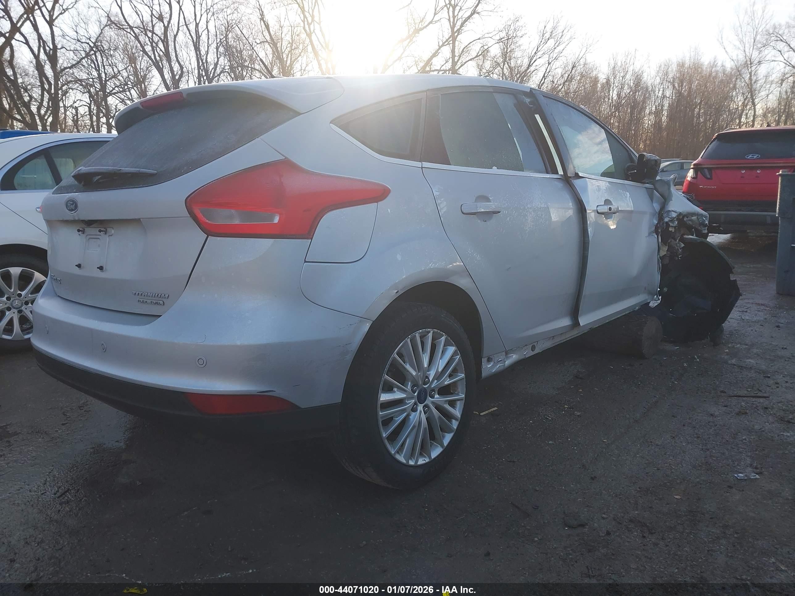 FORD FOCUS image 4