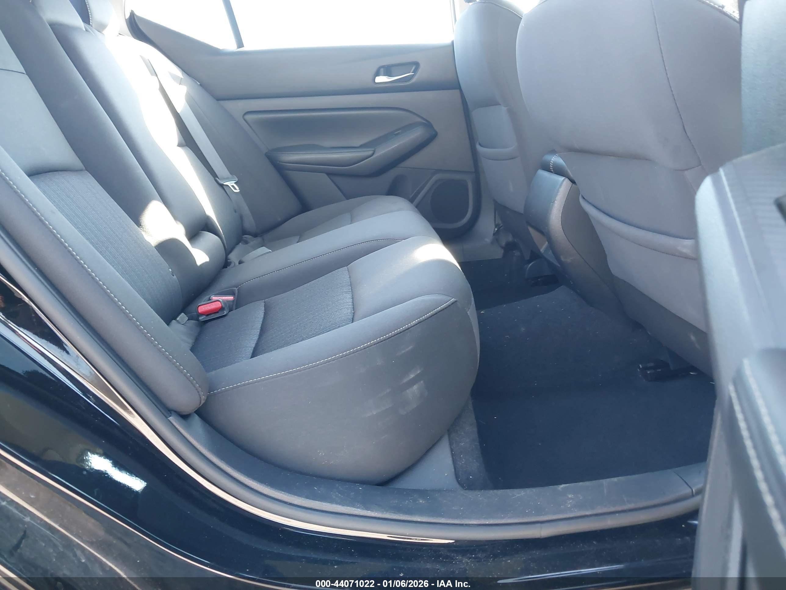 NISSAN ALTIMA image 8