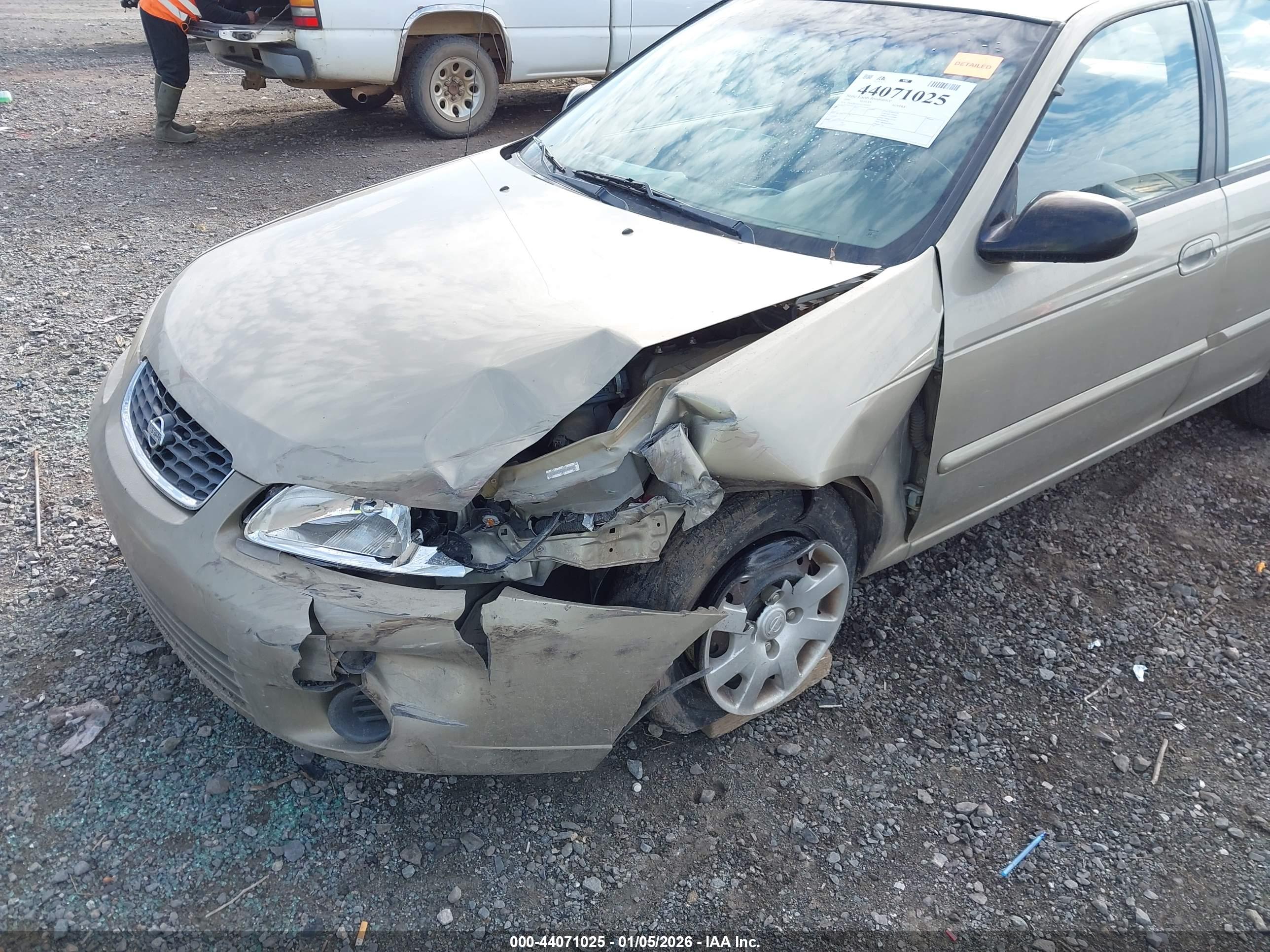 NISSAN SENTRA image 6