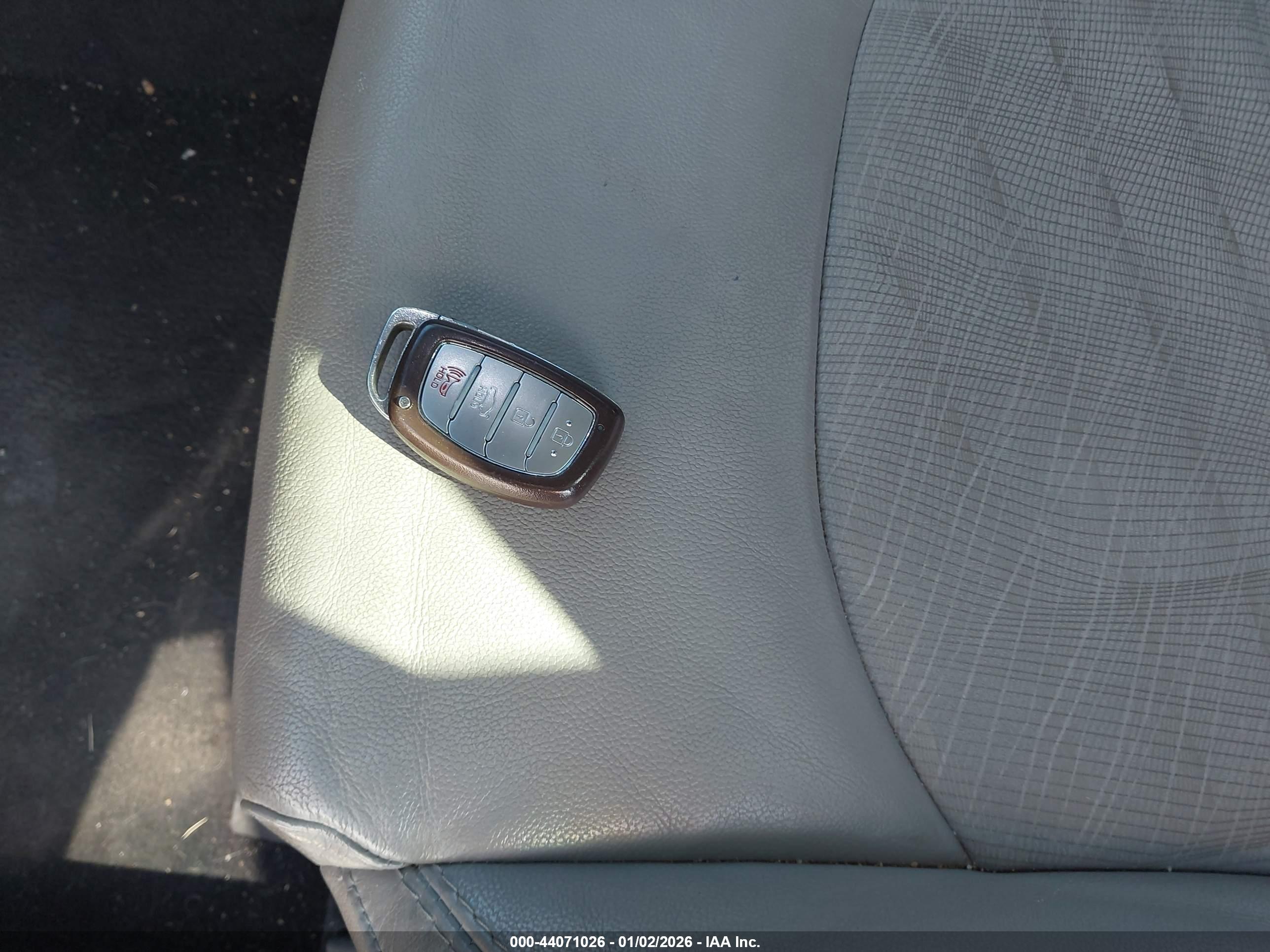 HYUNDAI SONATA image 11