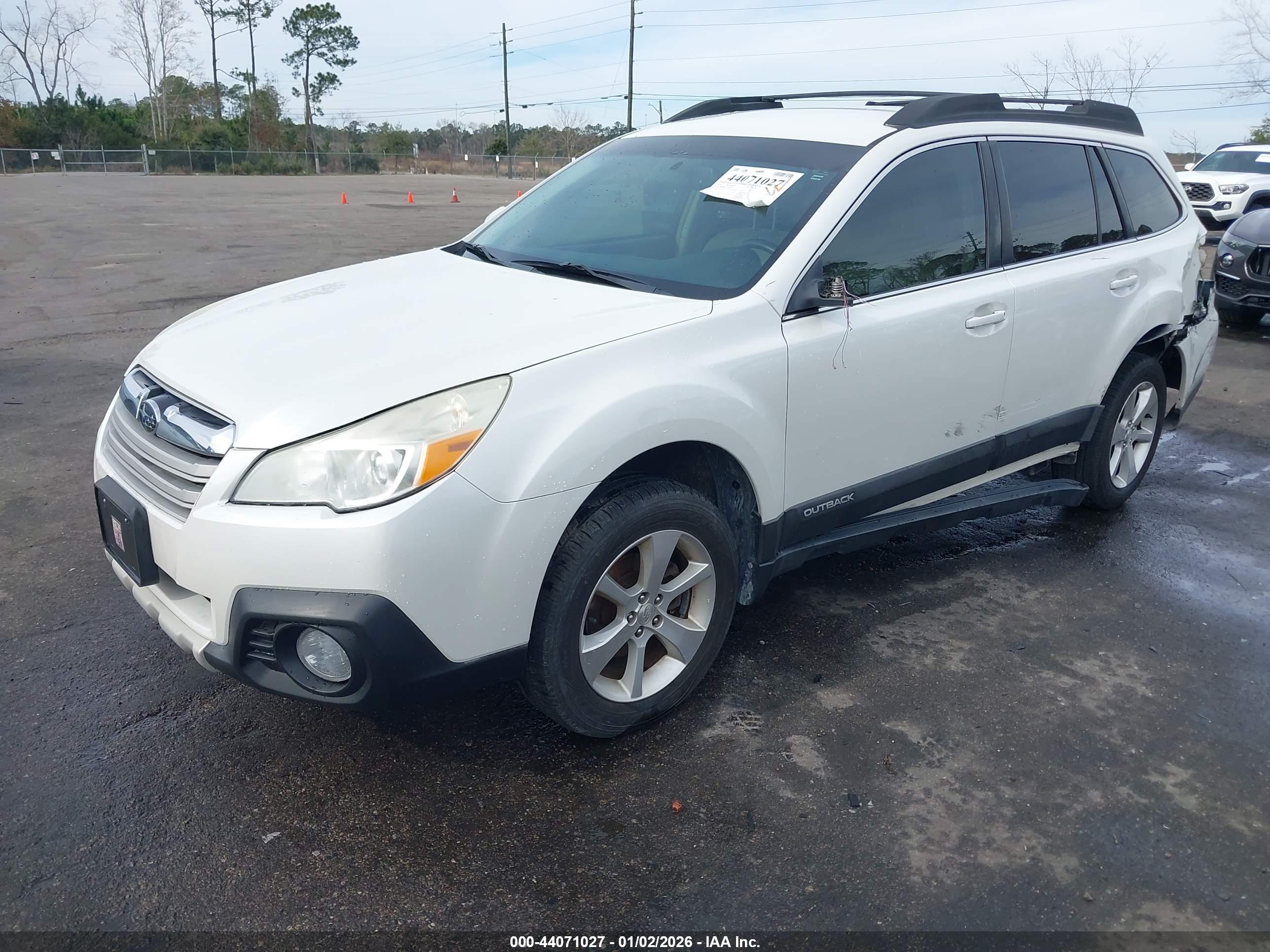 SUBARU OUTBACK image 2