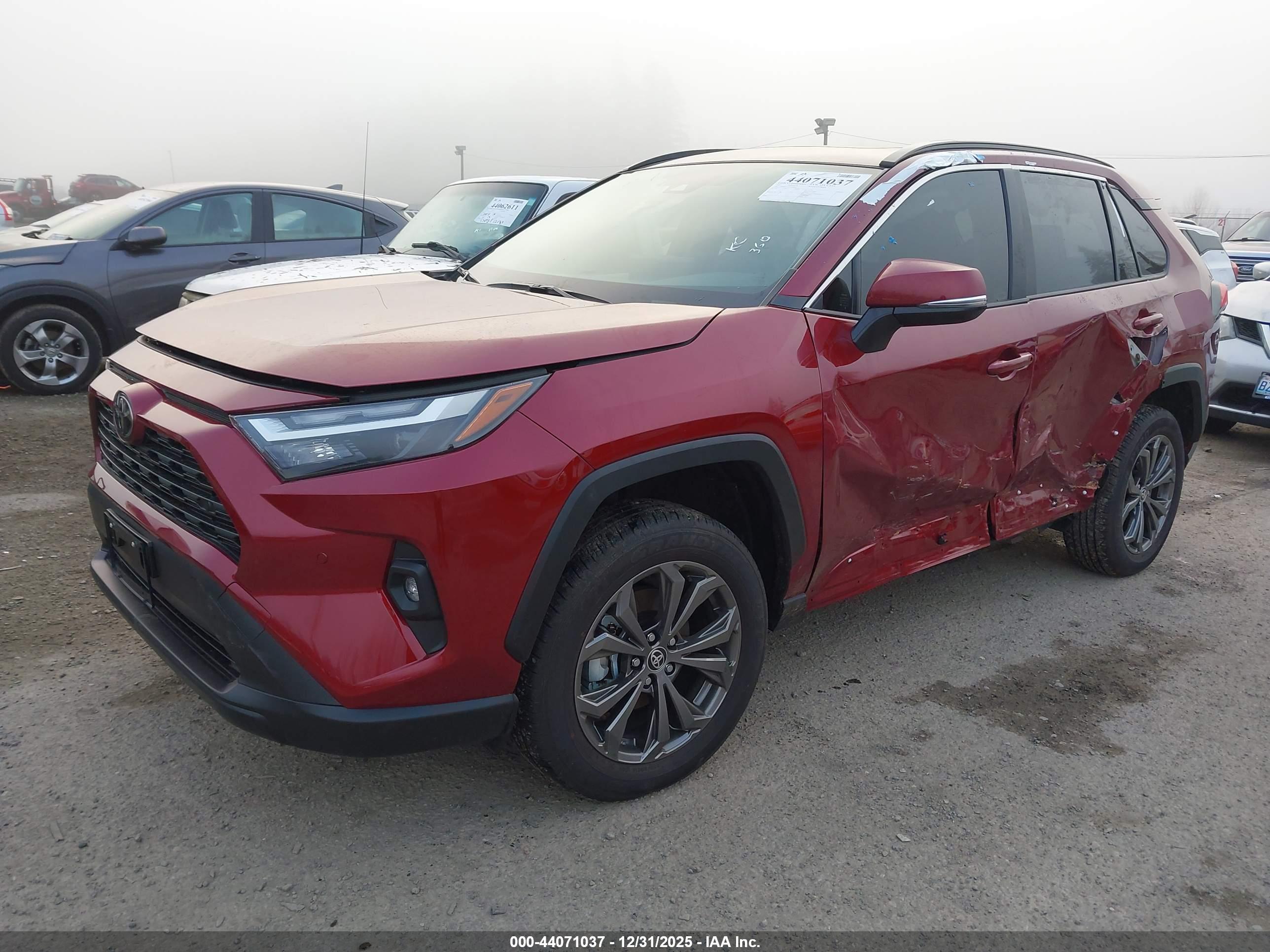 TOYOTA RAV4 image 2