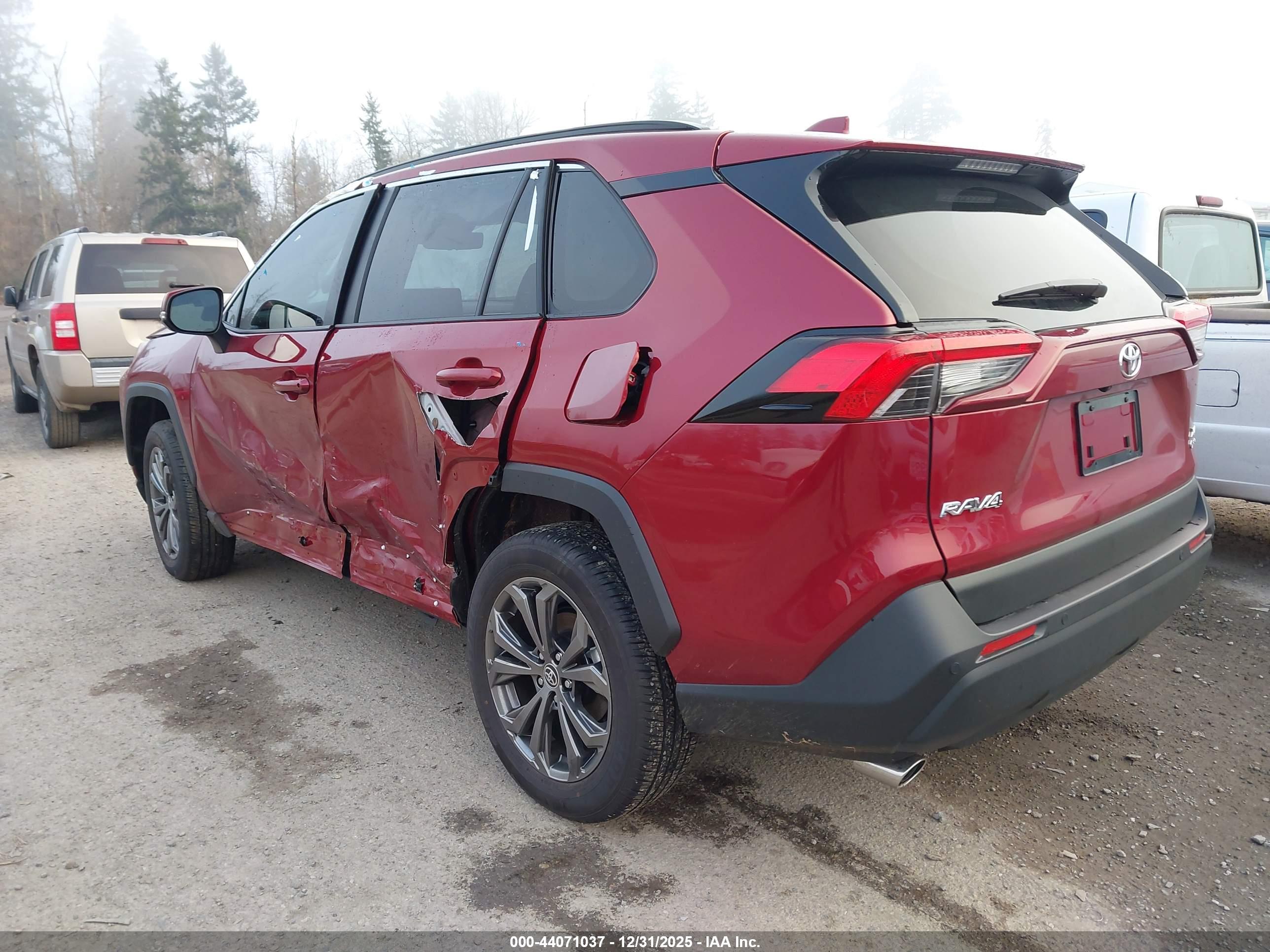 TOYOTA RAV4 image 3