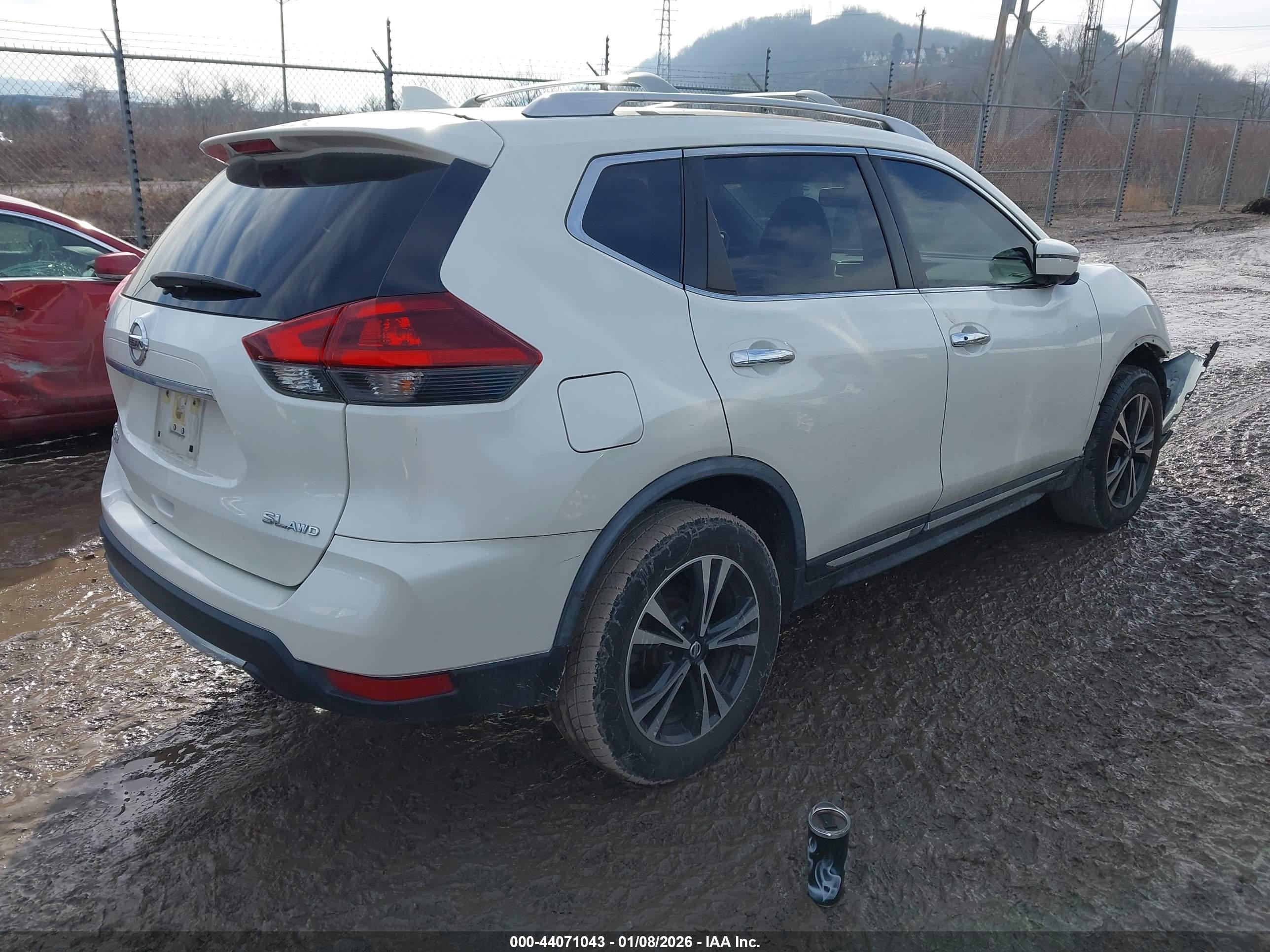 NISSAN ROGUE image 4