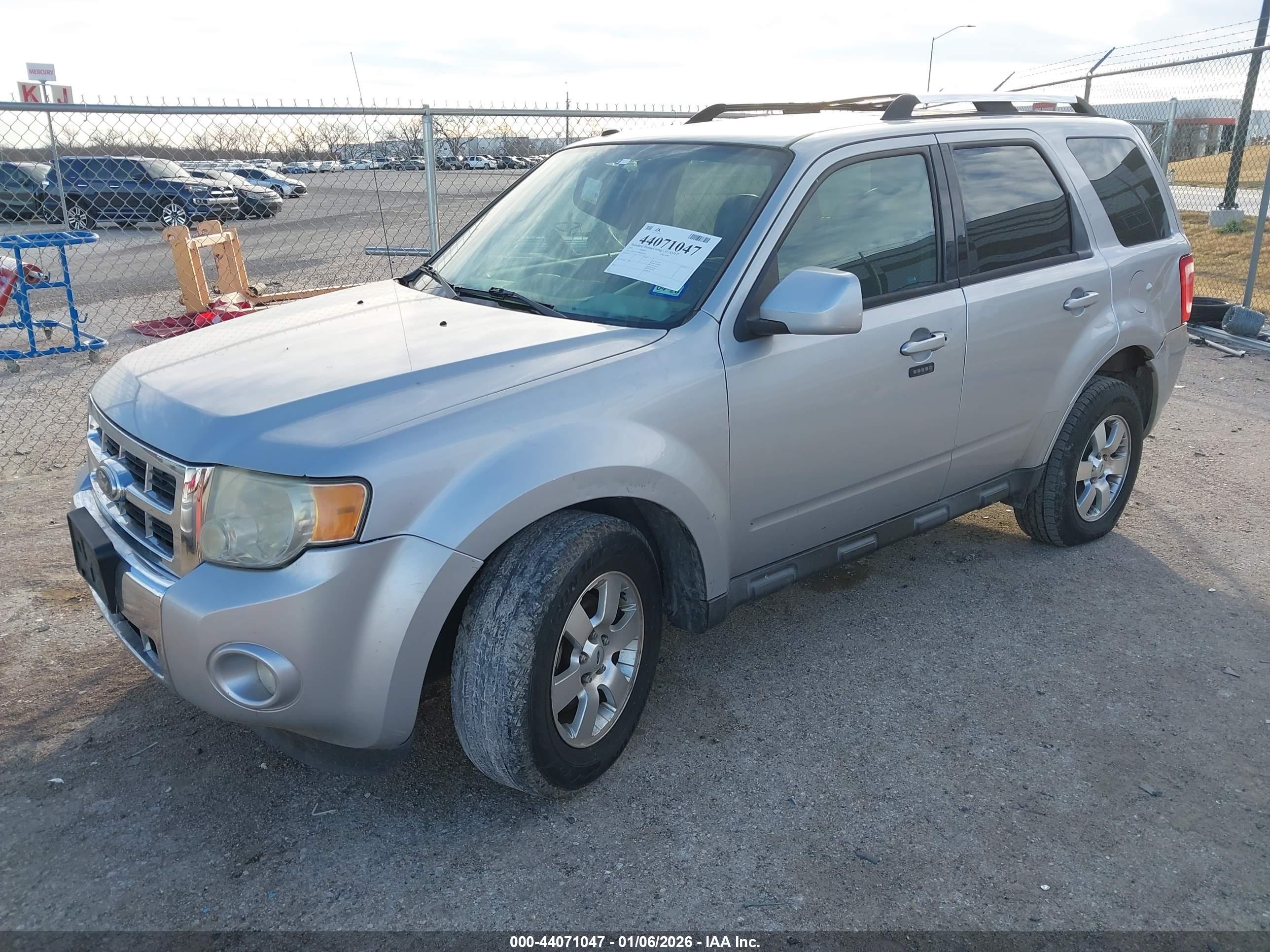 FORD ESCAPE image 2