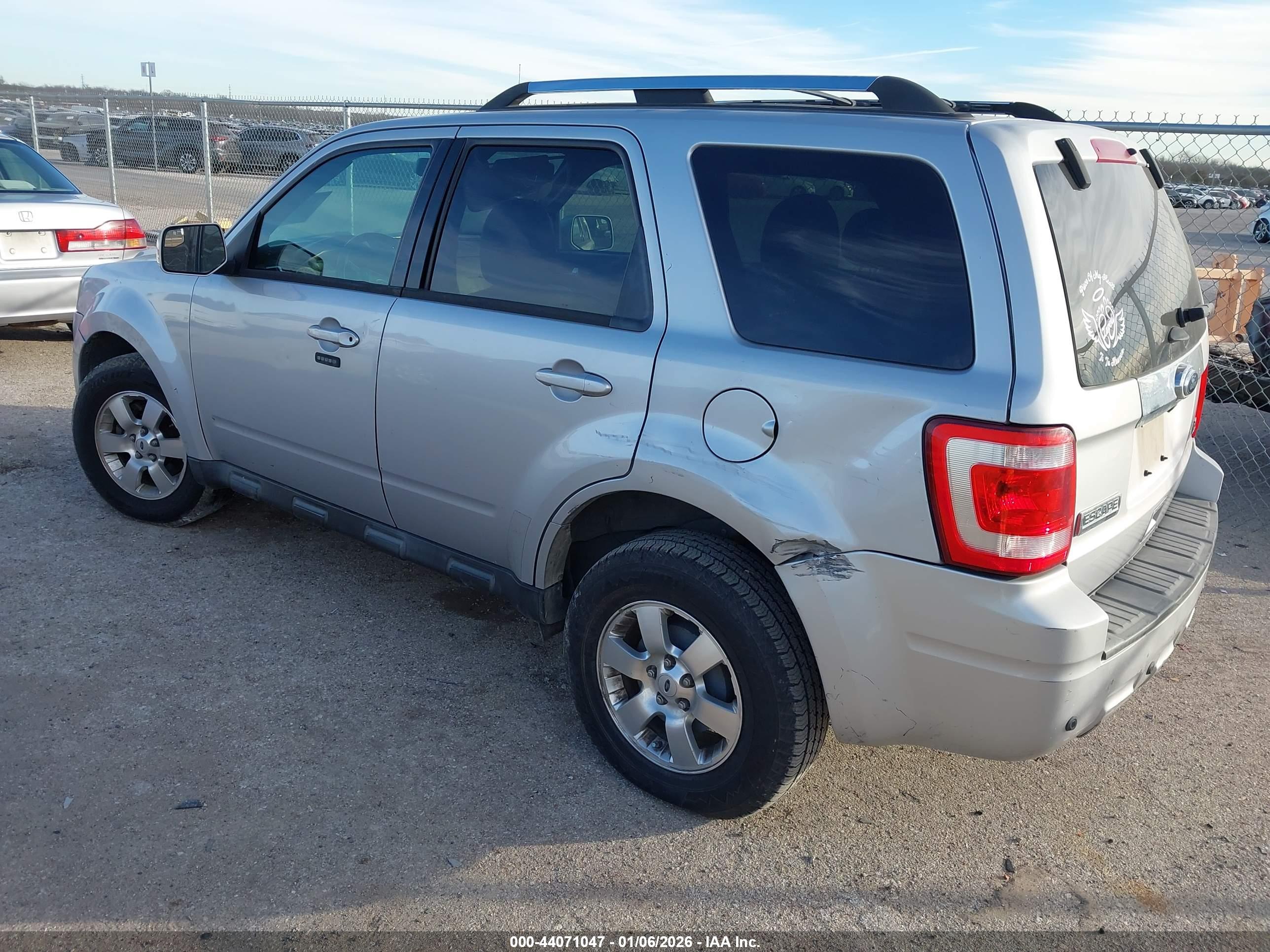 FORD ESCAPE image 3