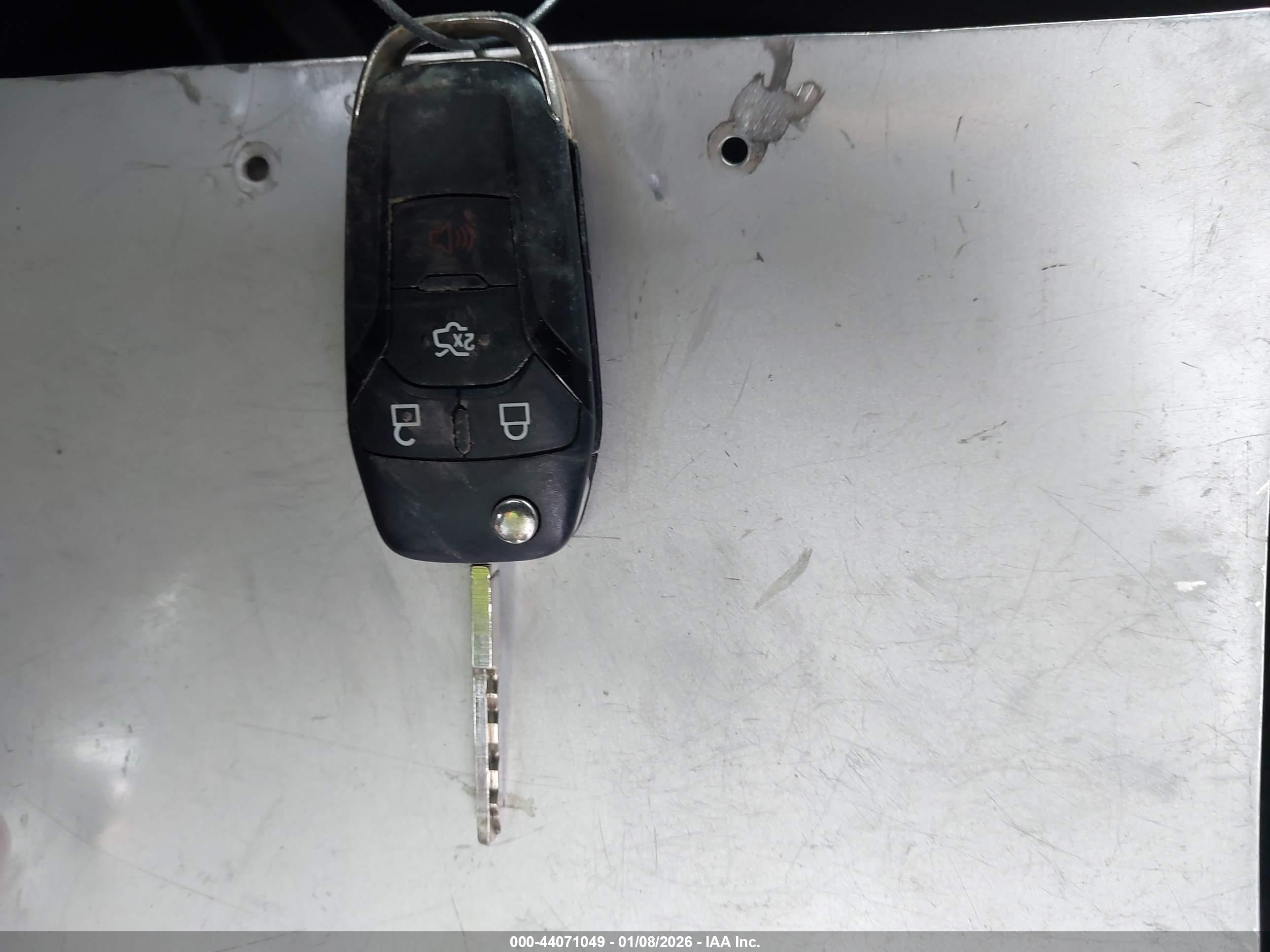 FORD FUSION image 11