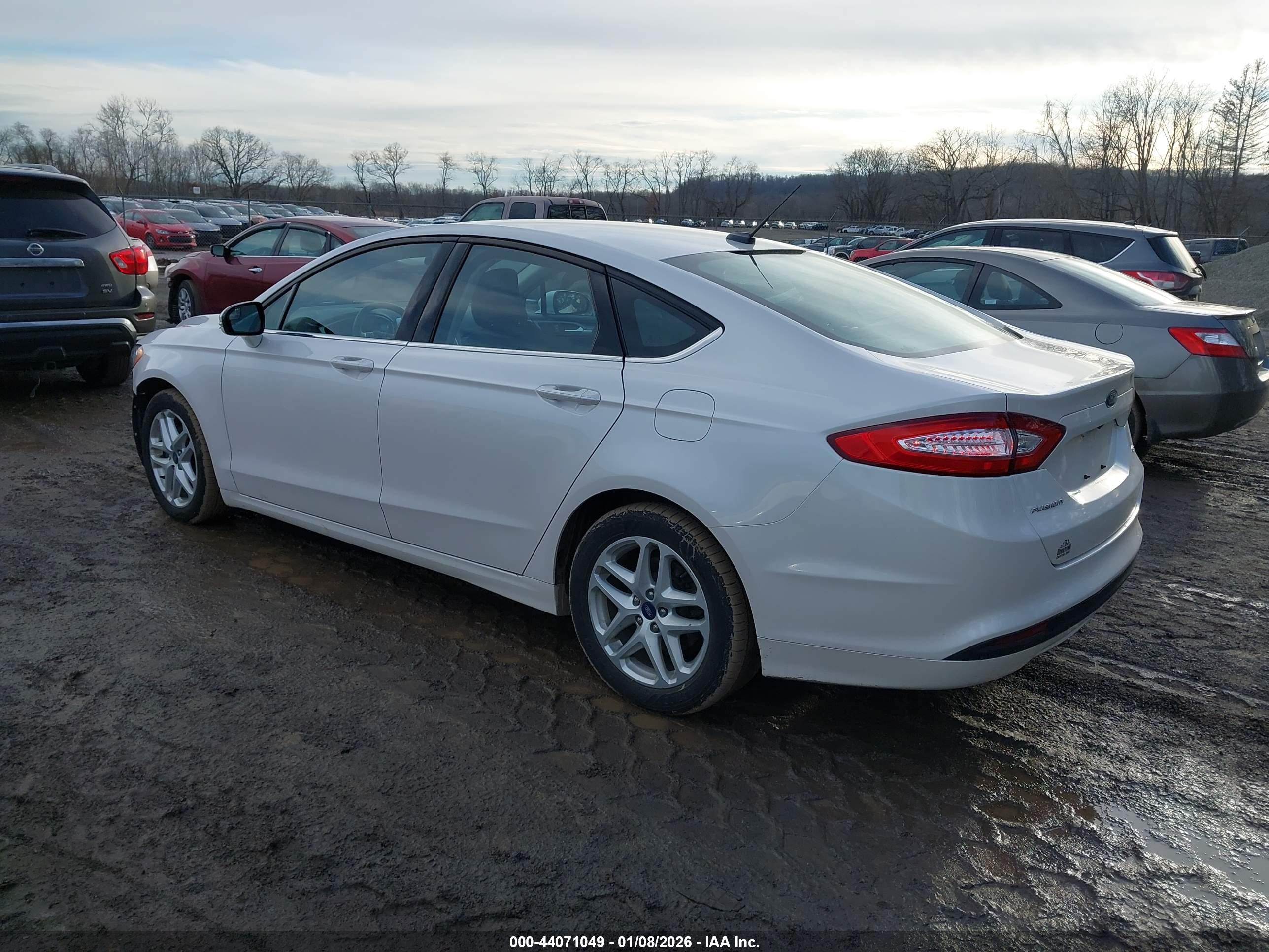 FORD FUSION image 3