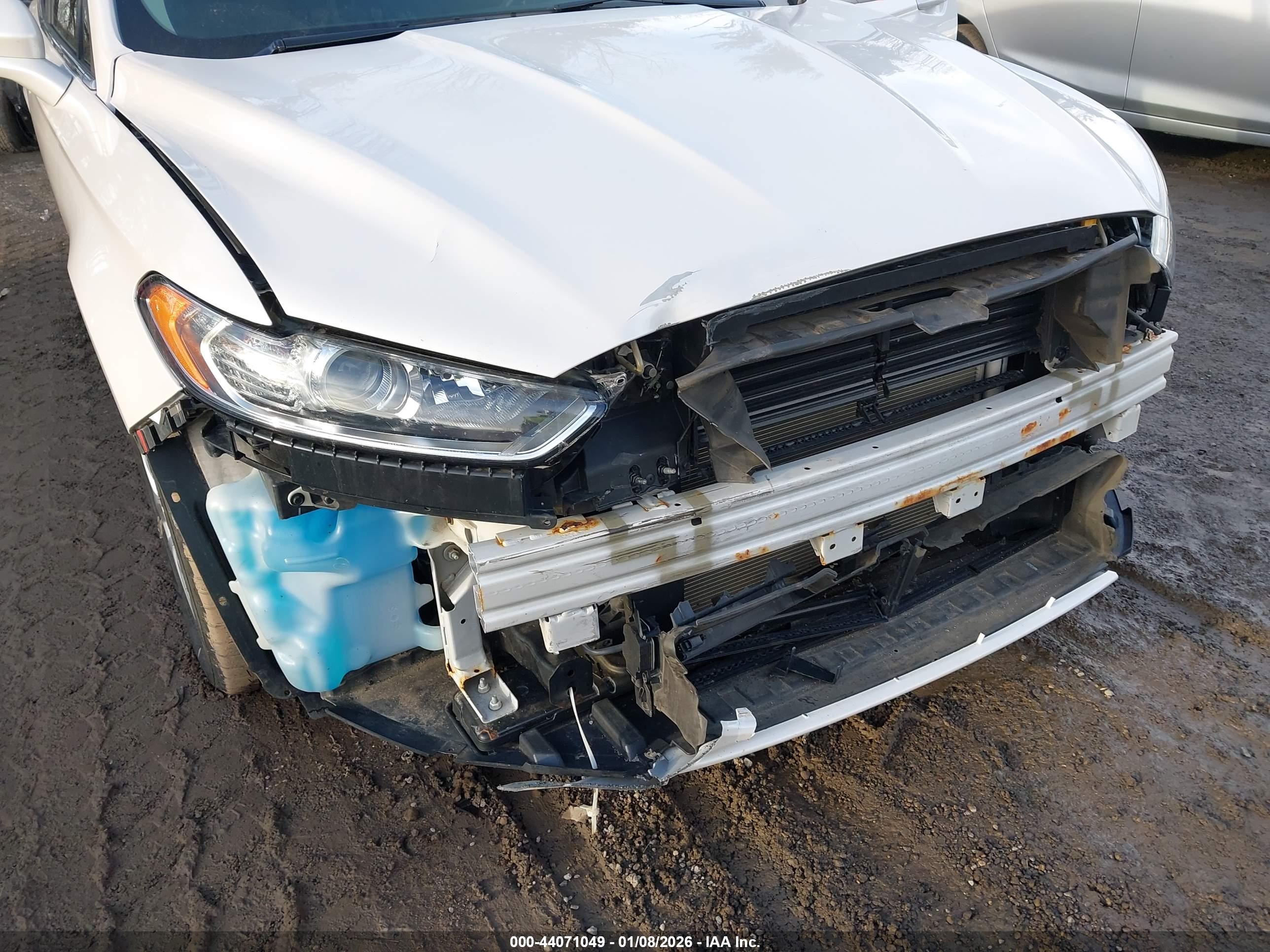 FORD FUSION image 6