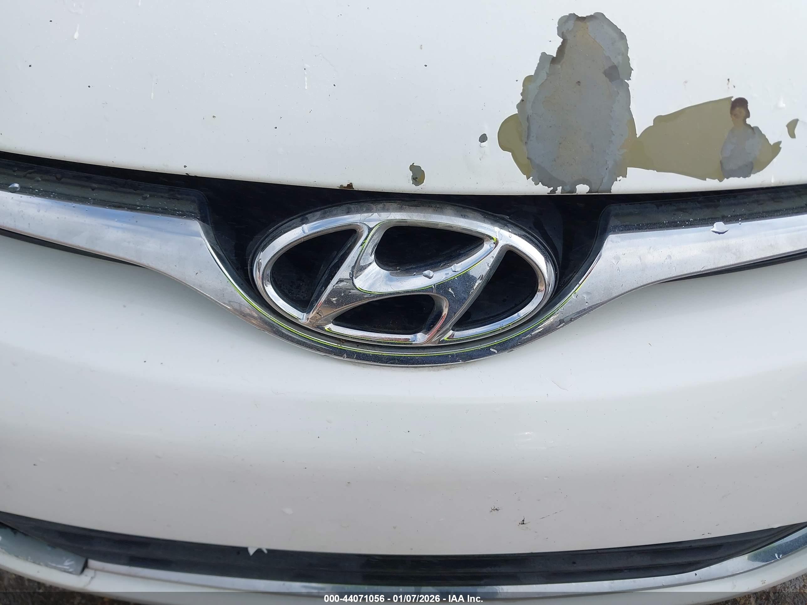 HYUNDAI ELANTRA image 6