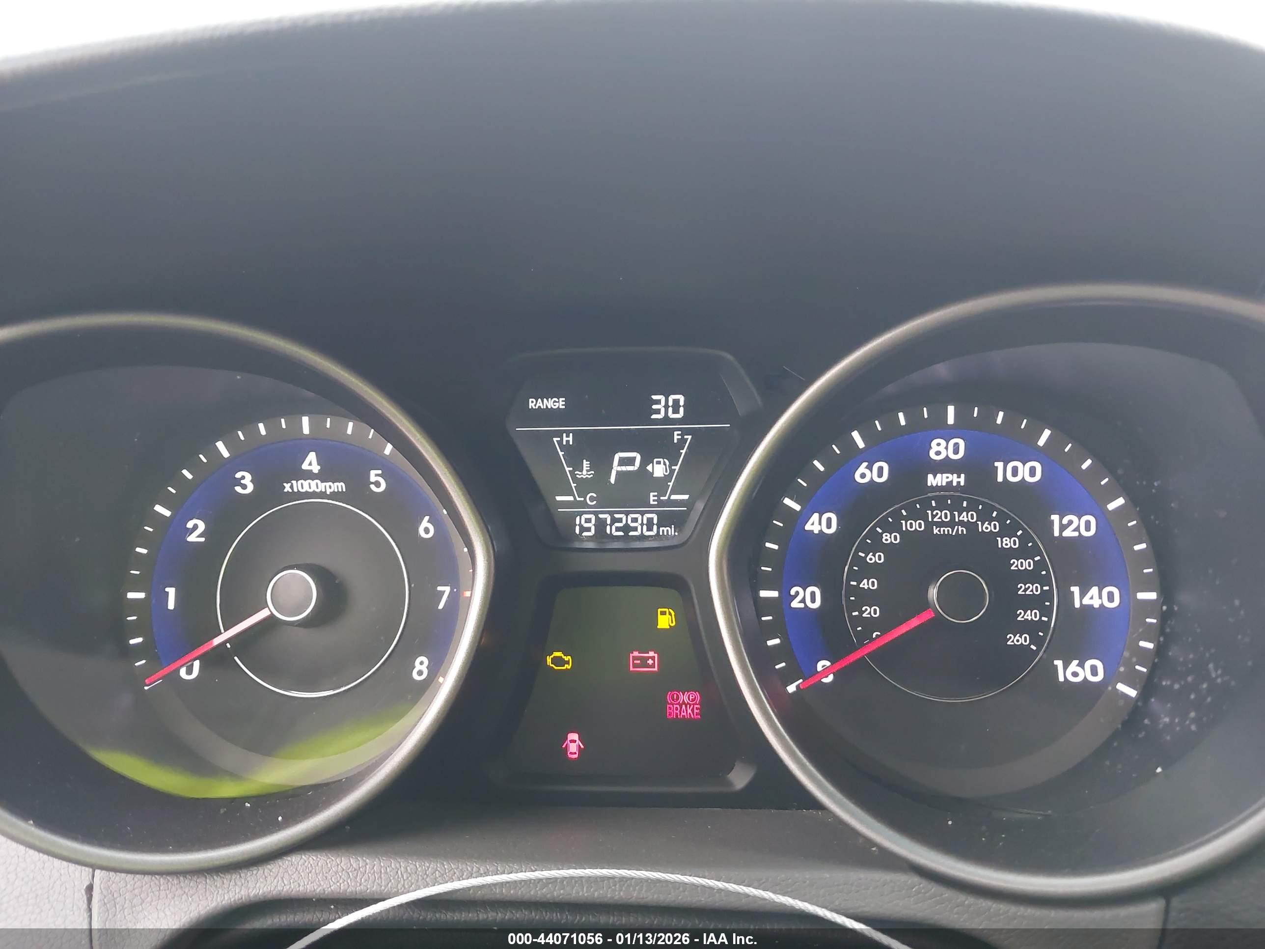 HYUNDAI ELANTRA image 7