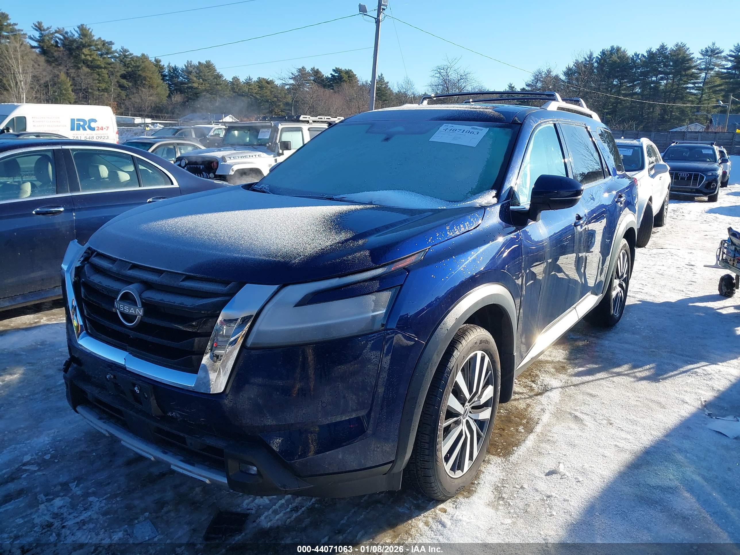 NISSAN PATHFINDER image 2