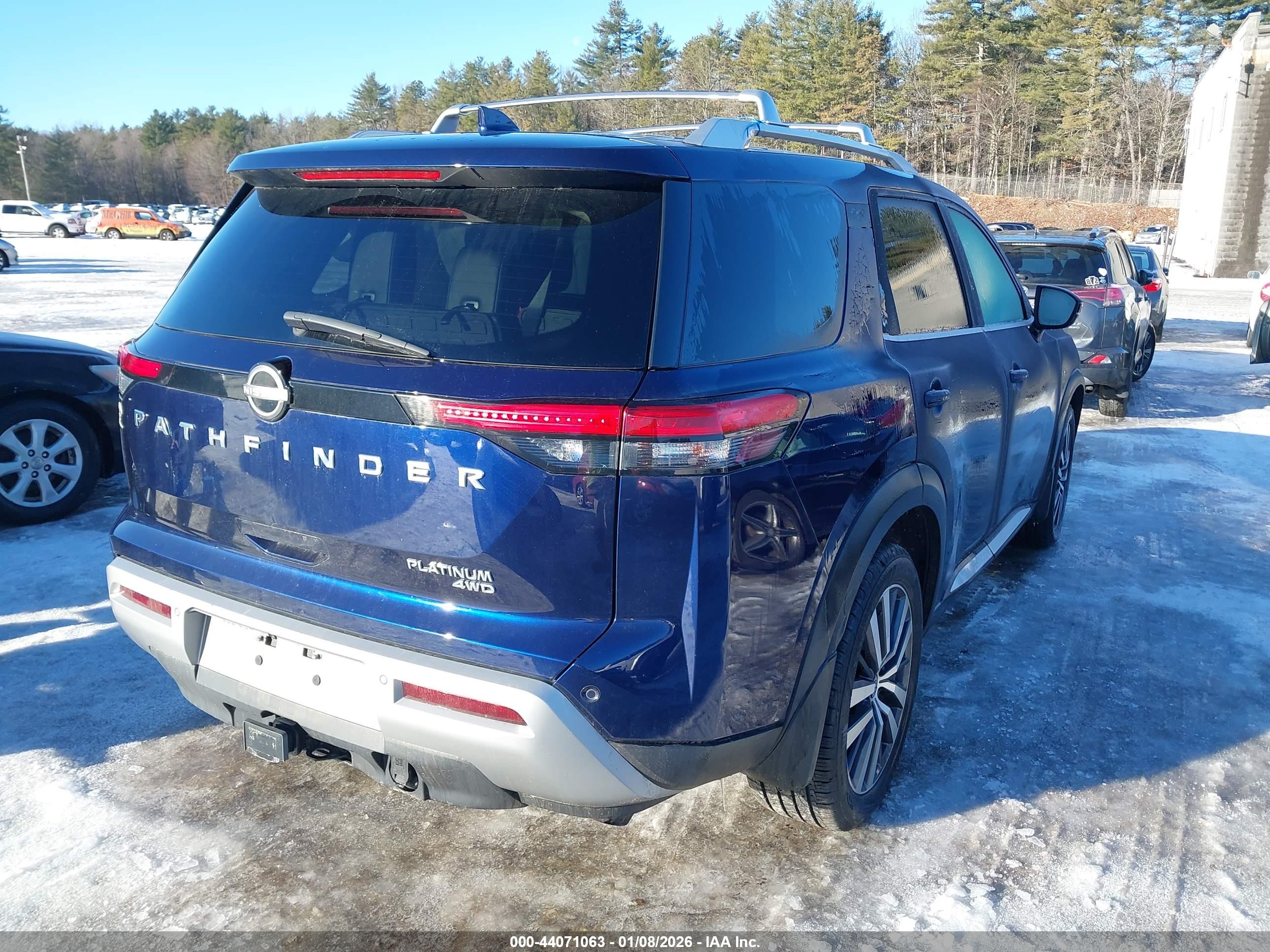 NISSAN PATHFINDER image 4