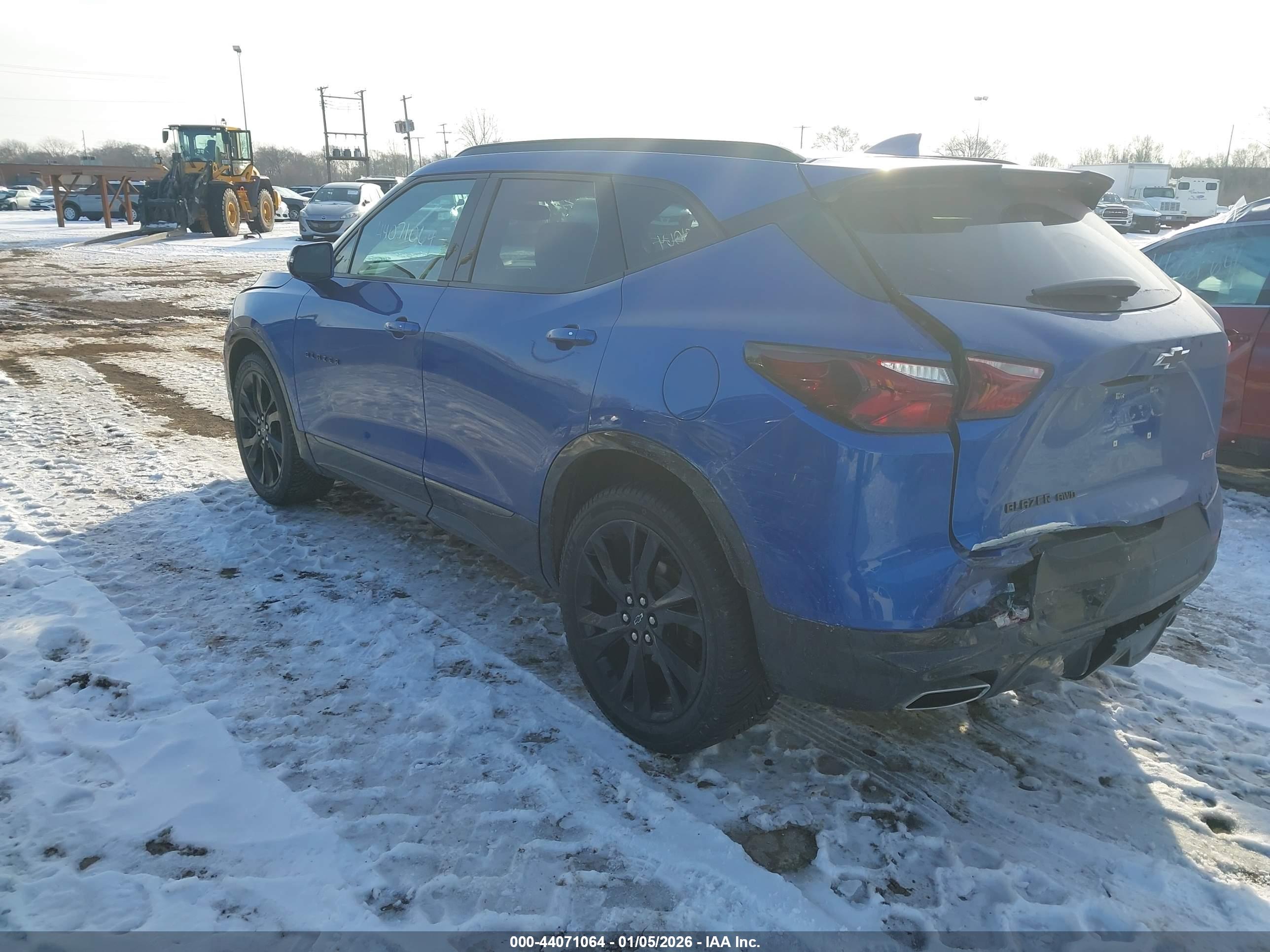 CHEVROLET BLAZER image 3
