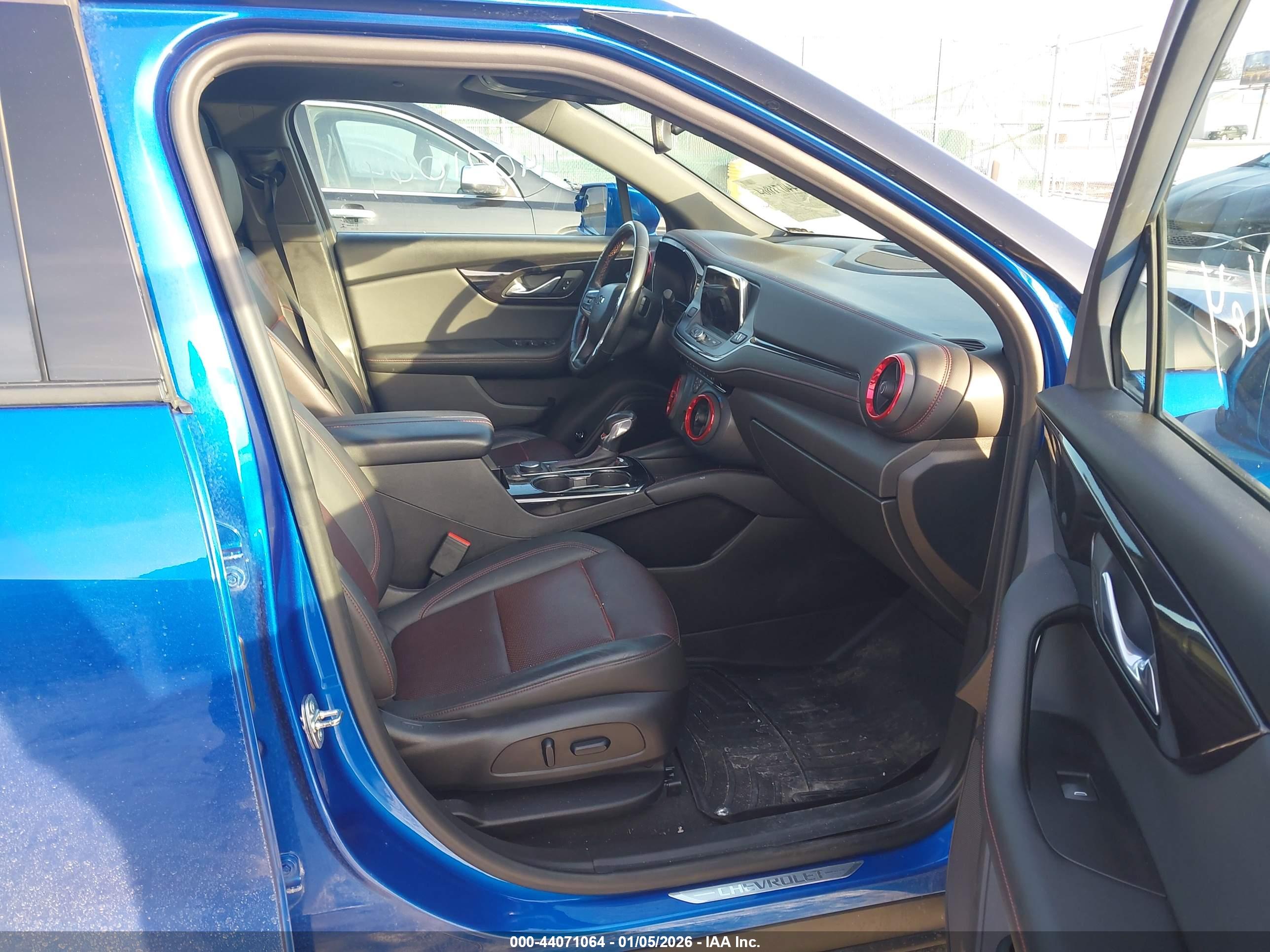 CHEVROLET BLAZER image 5
