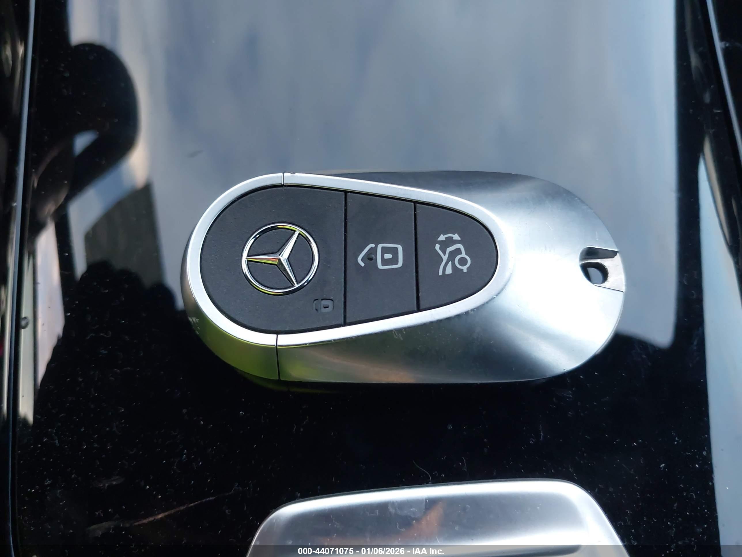 MERCEDES-BENZ C image 11
