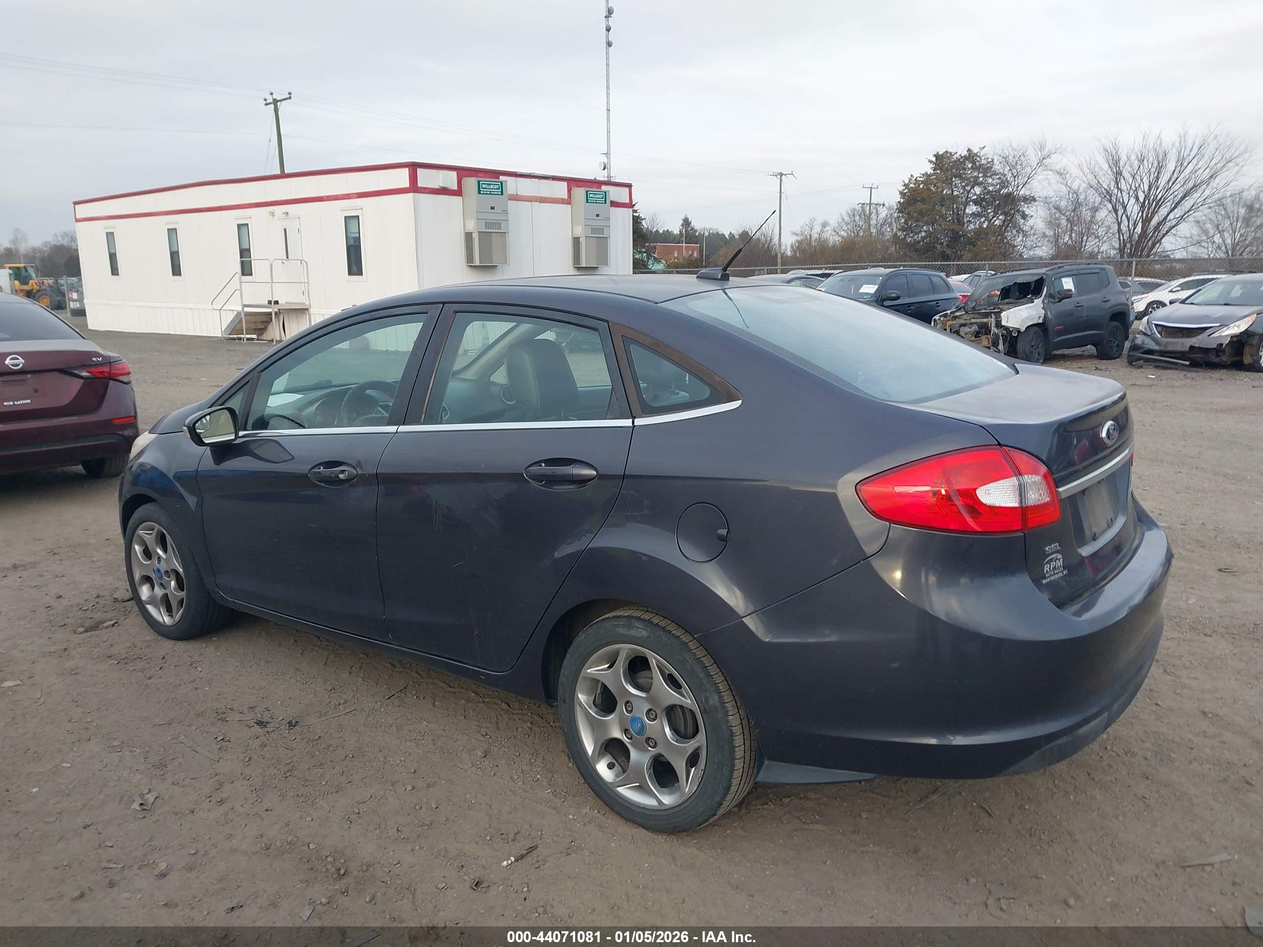 FORD FIESTA image 3
