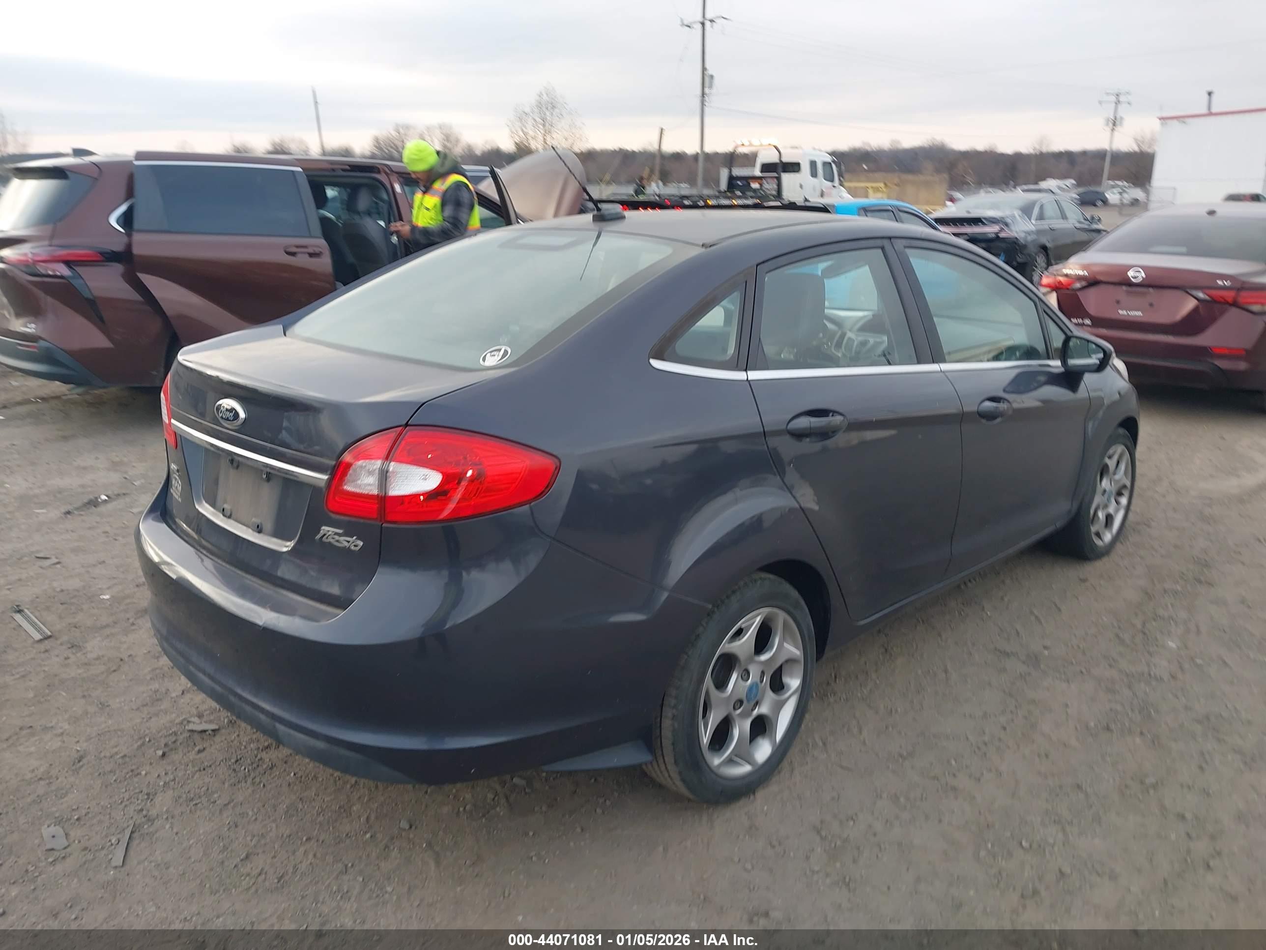 FORD FIESTA image 4