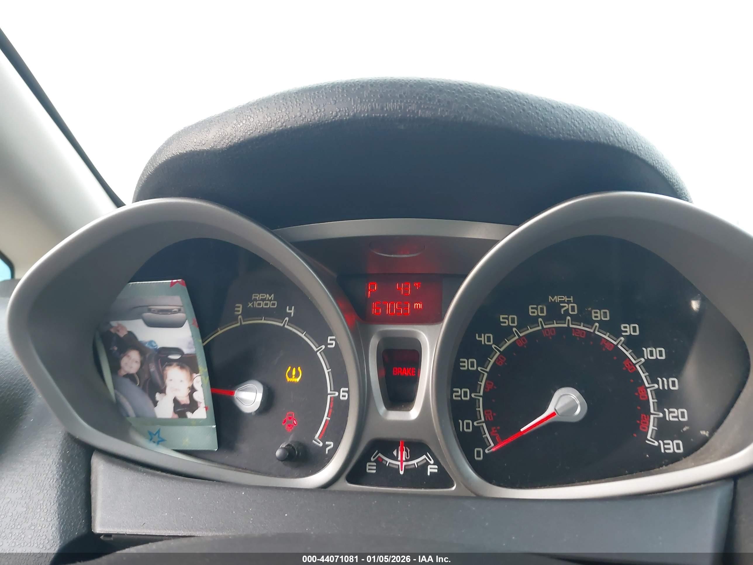 FORD FIESTA image 7