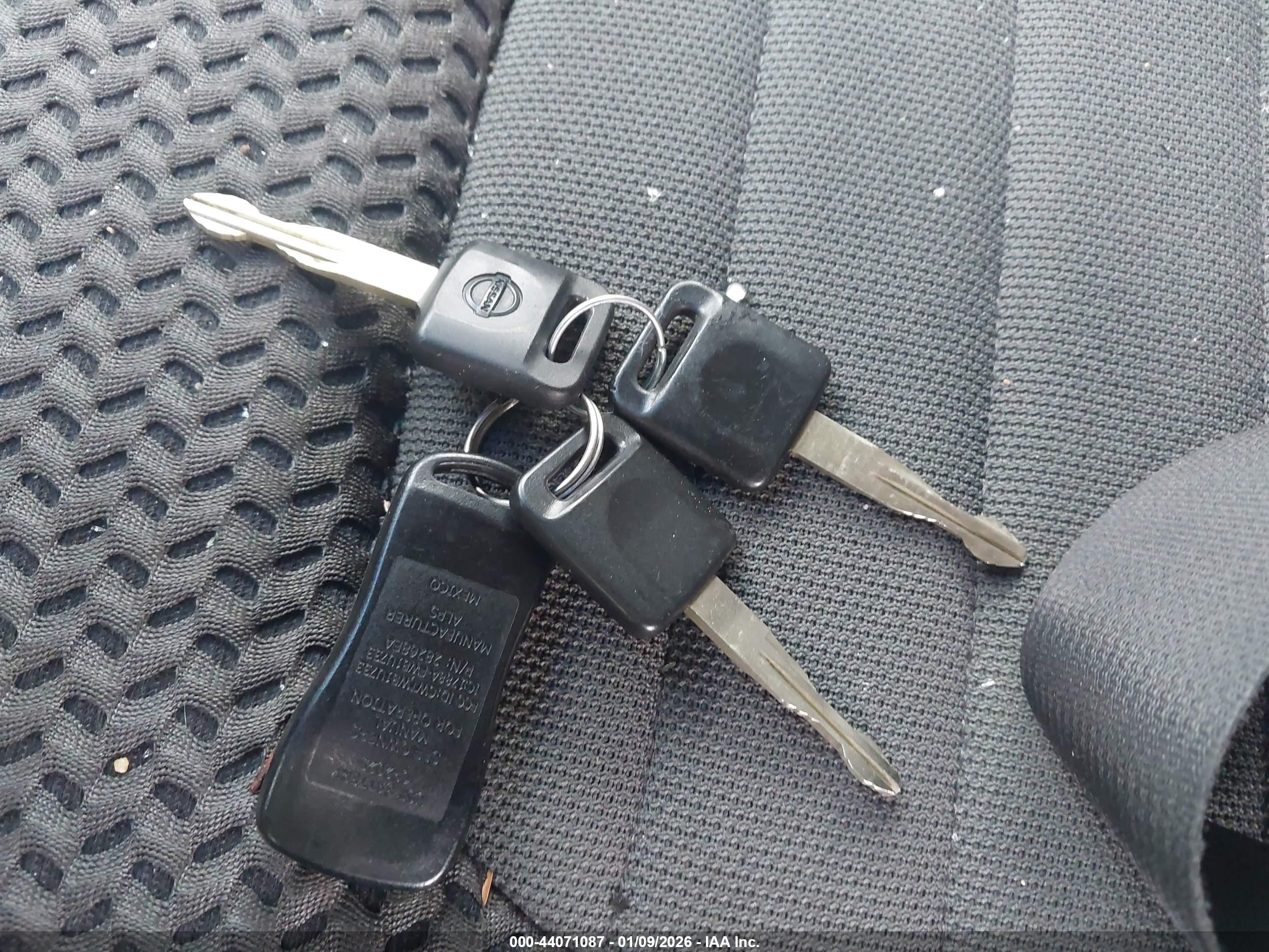 NISSAN FRONTIER image 11