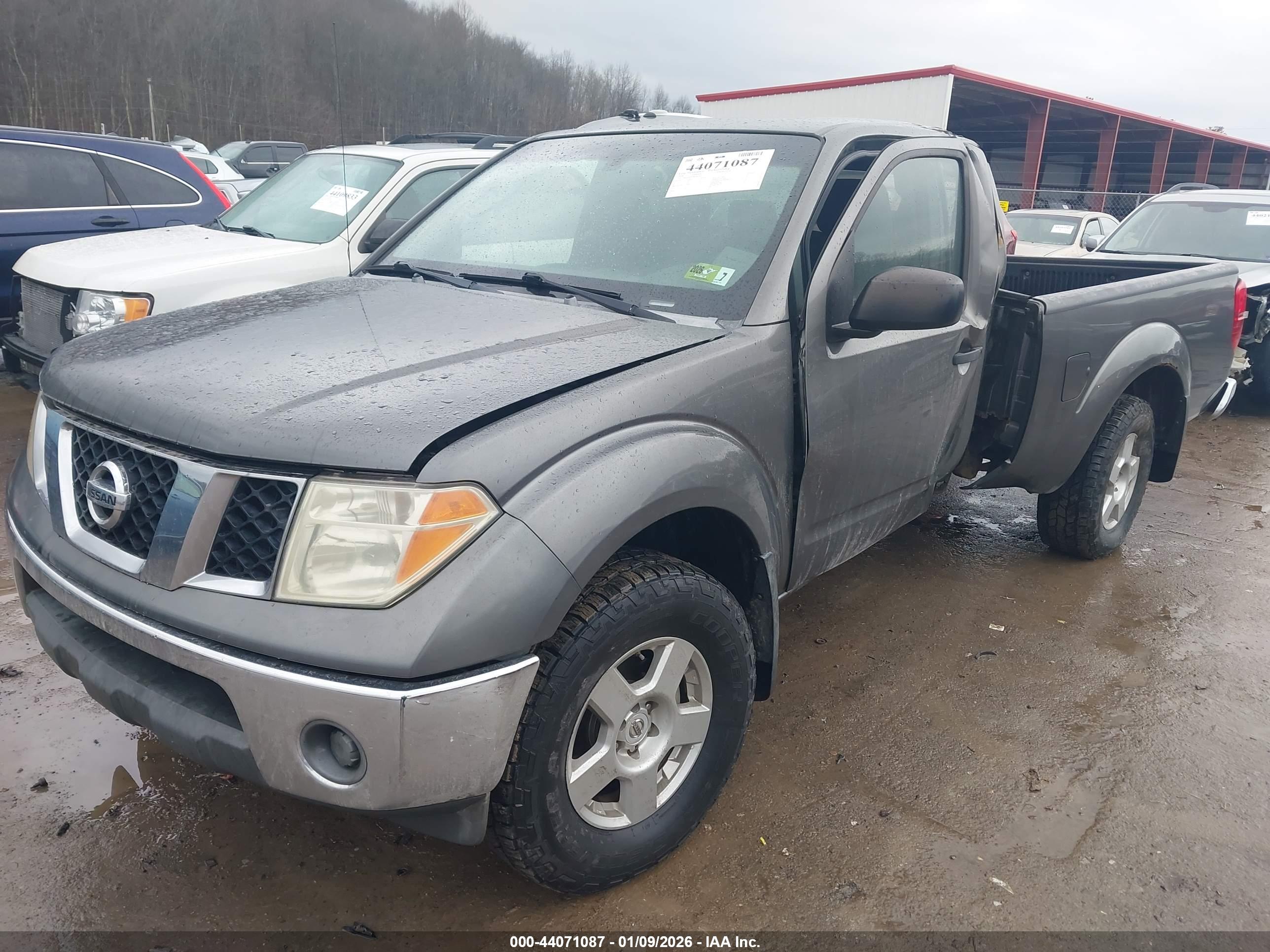 NISSAN FRONTIER image 2