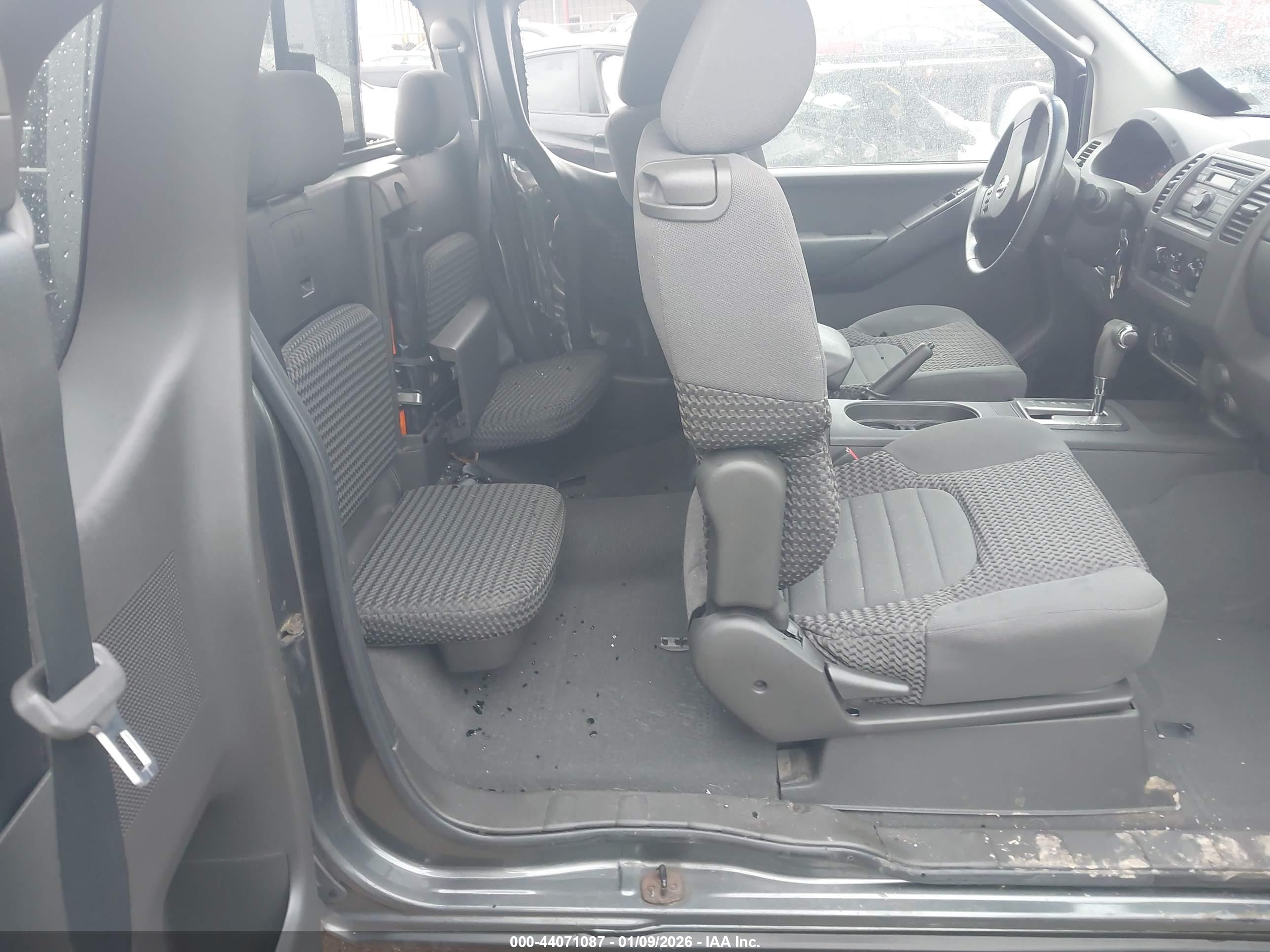 NISSAN FRONTIER image 8
