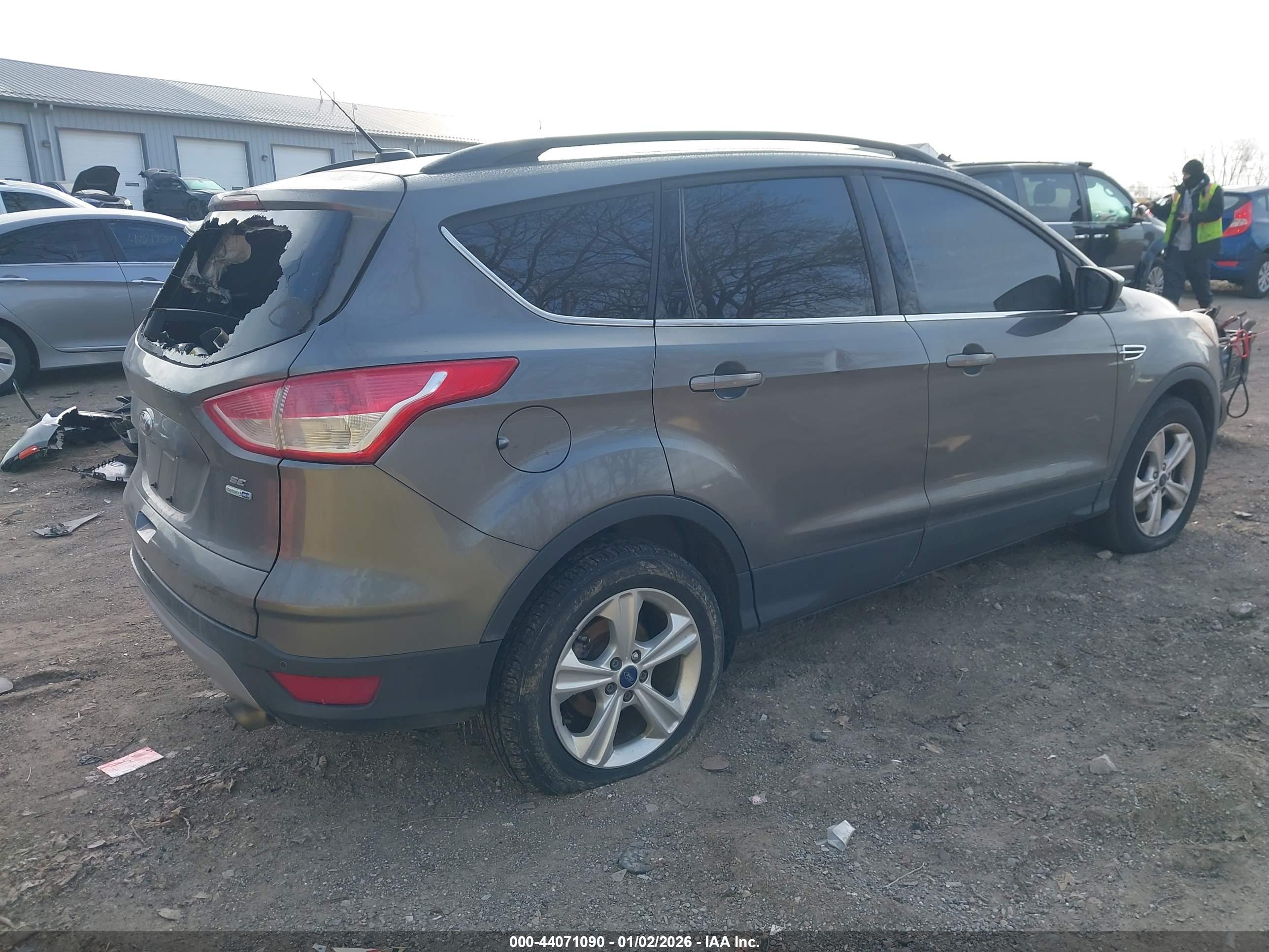 FORD ESCAPE image 4