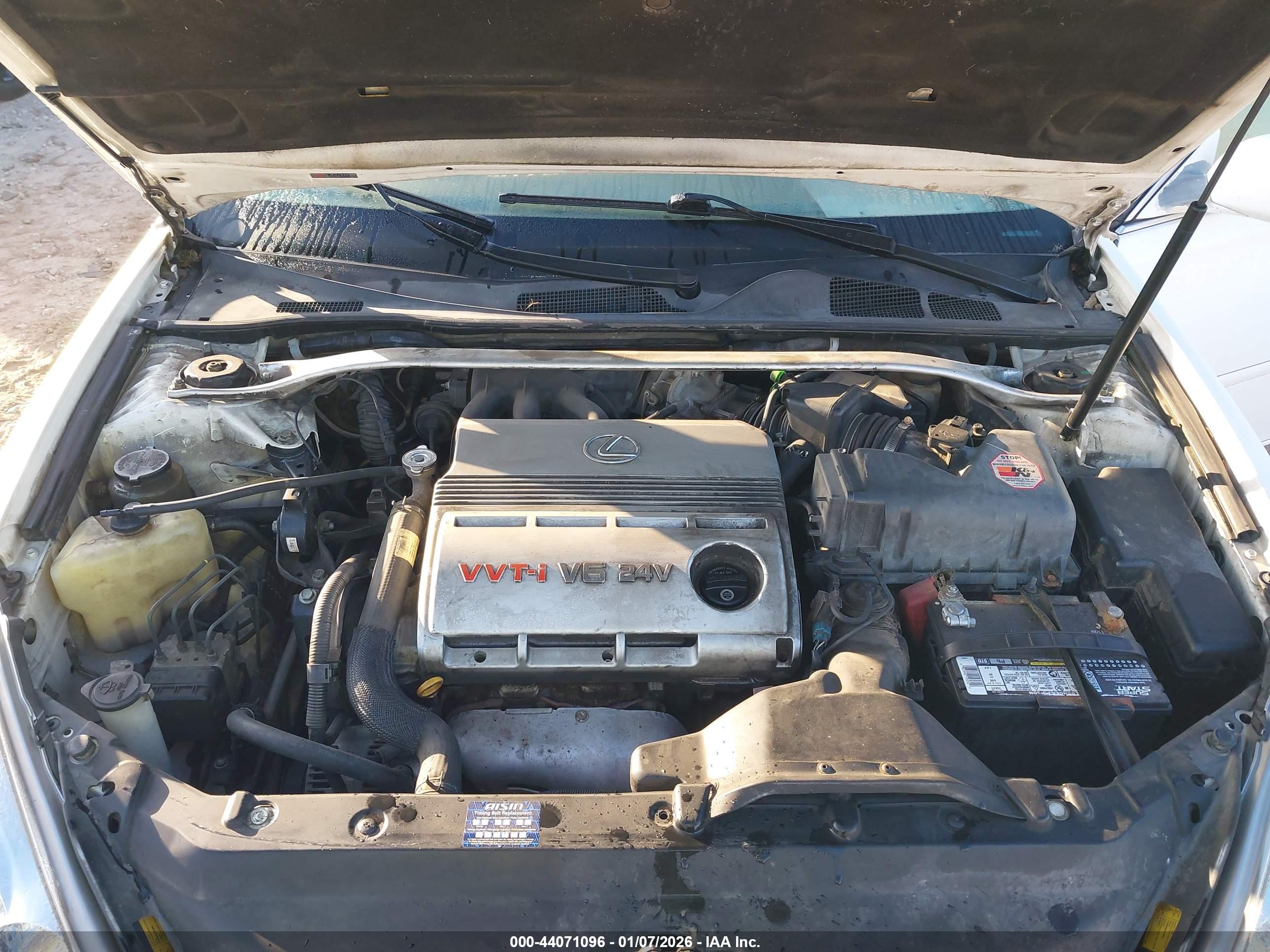 LEXUS ES image 10