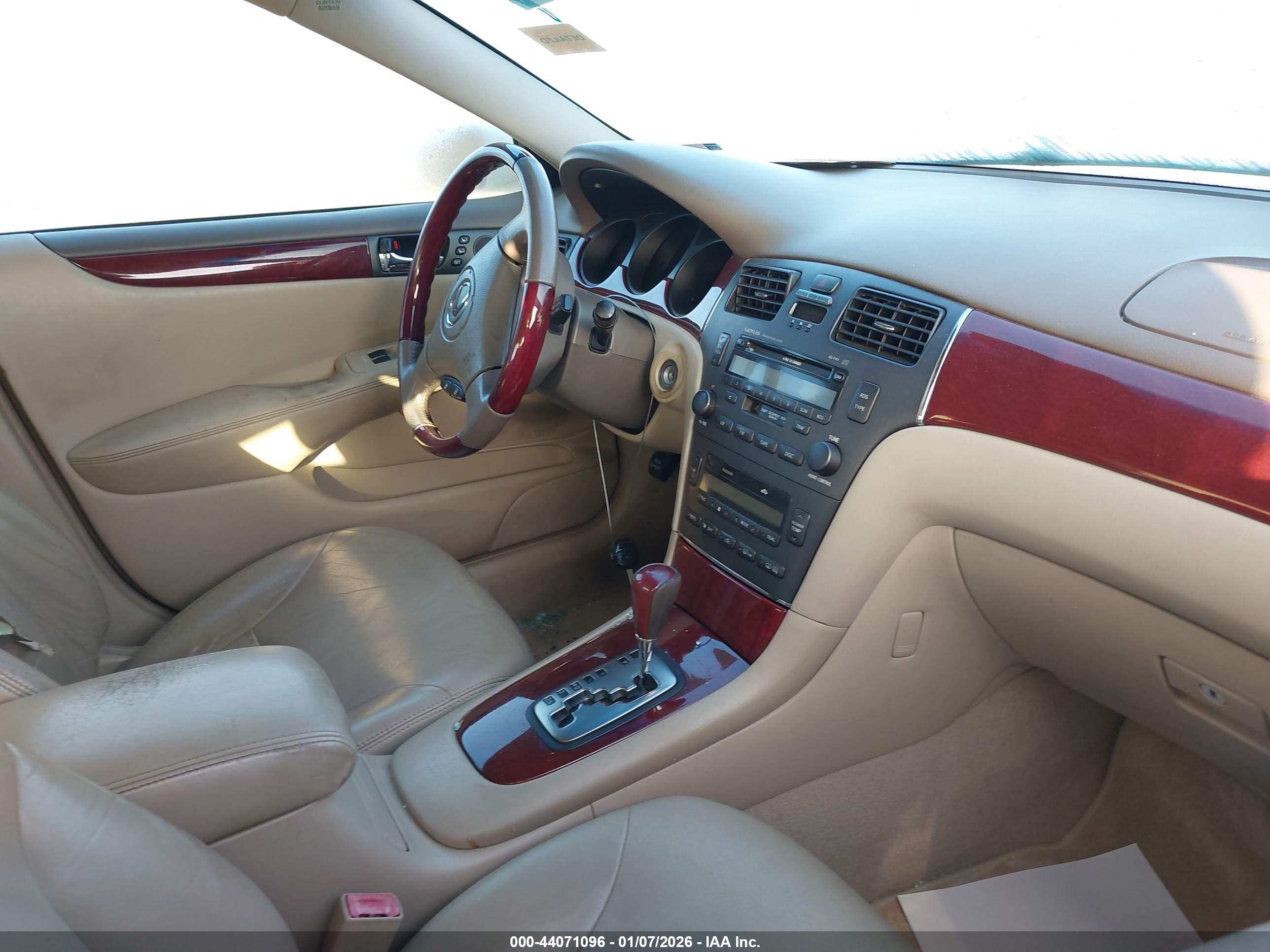 LEXUS ES image 5