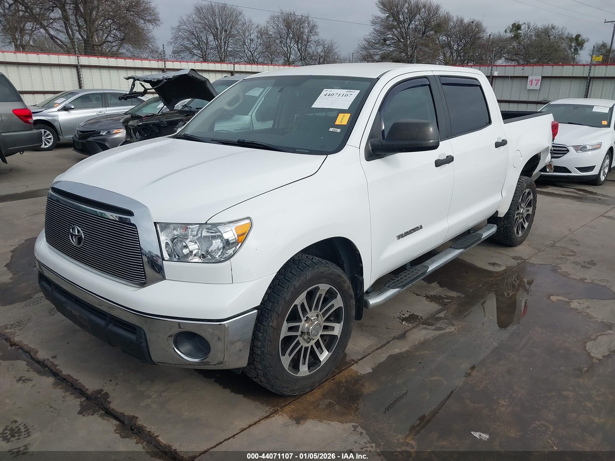 TOYOTA TUNDRA image 2