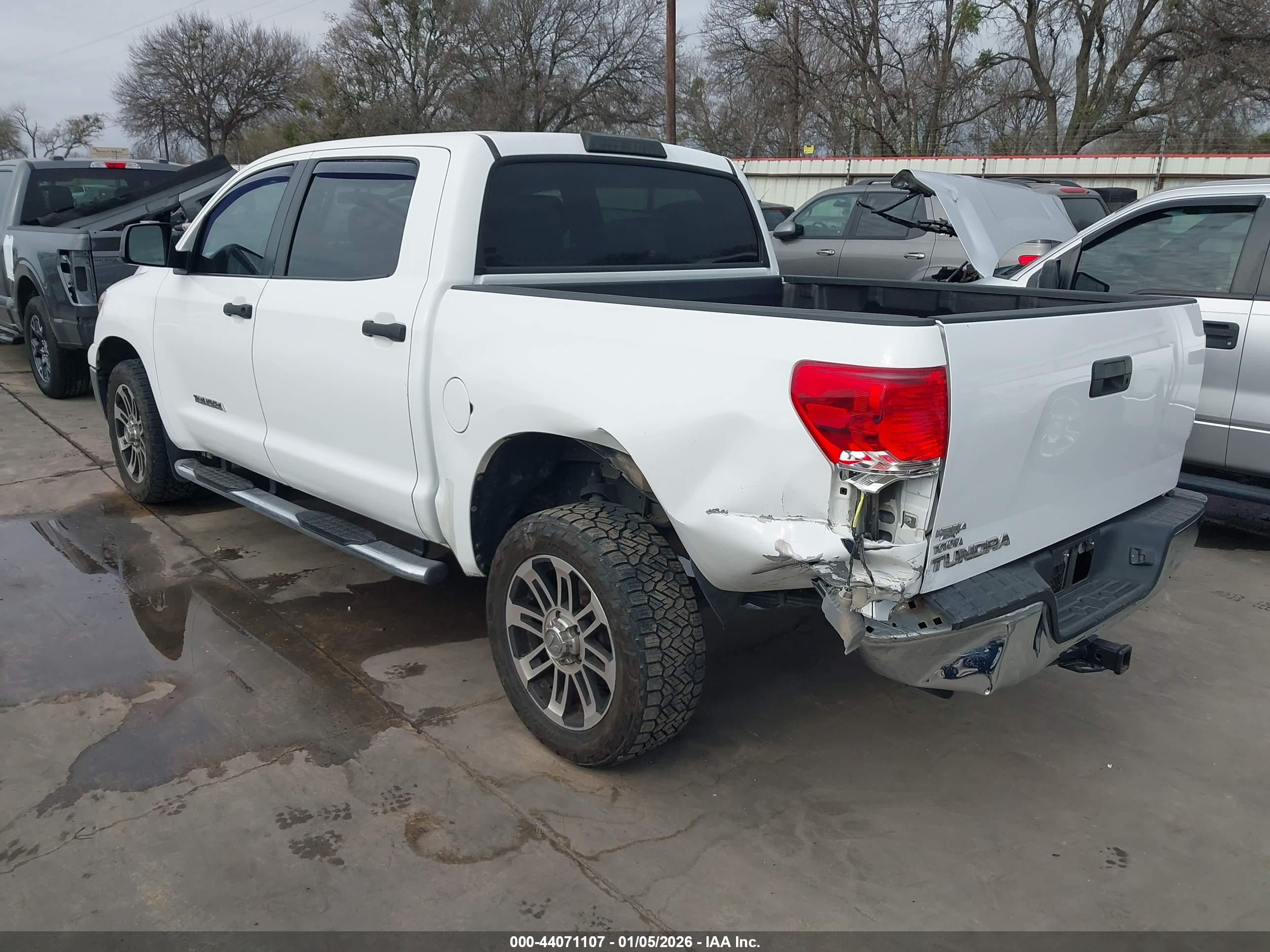 TOYOTA TUNDRA image 3