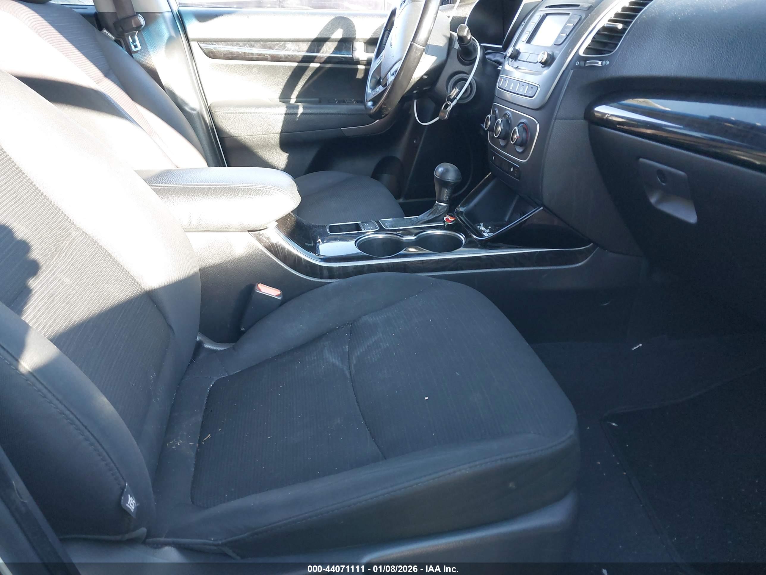 KIA SORENTO image 5