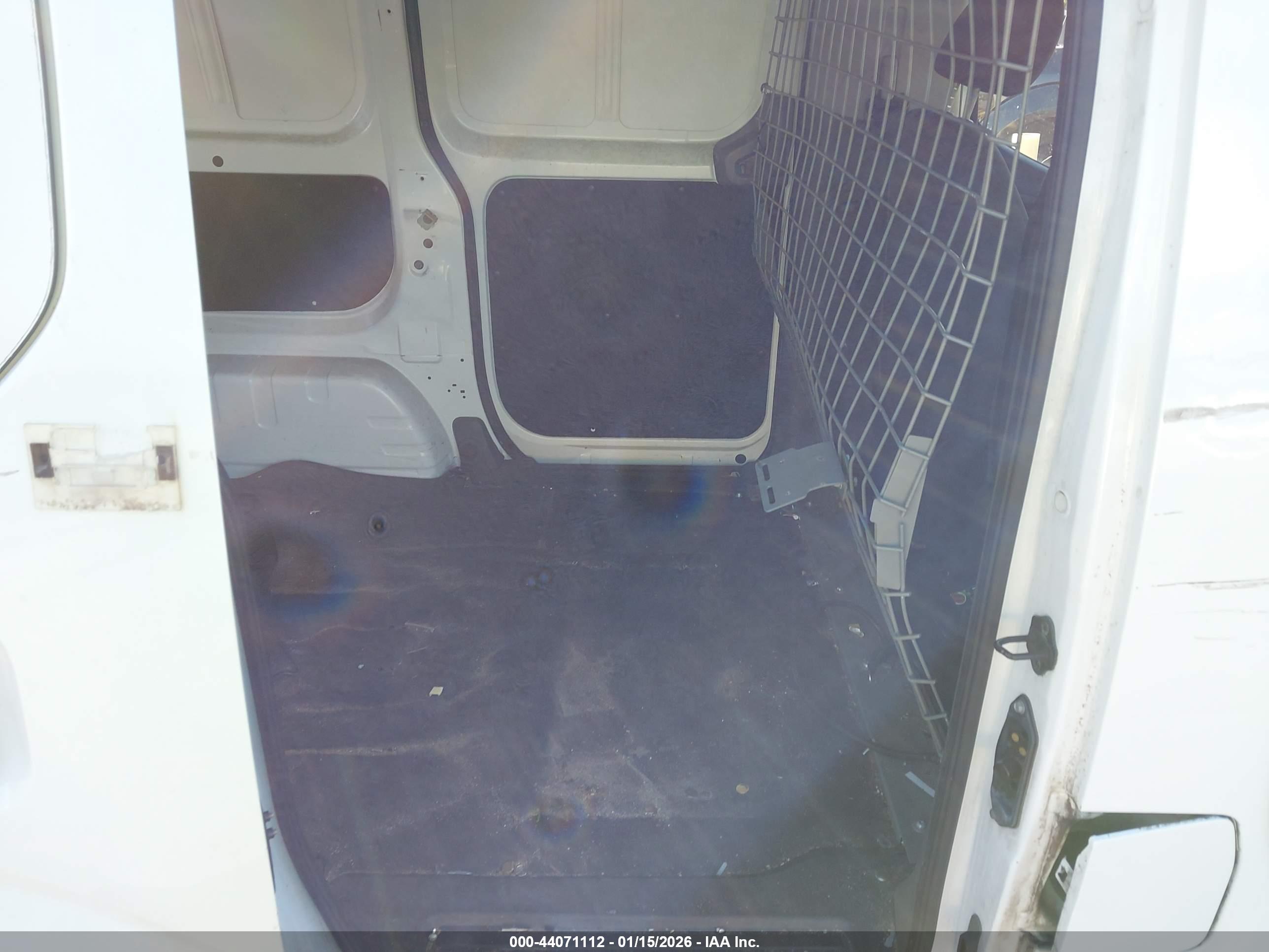 NISSAN NV200 image 8