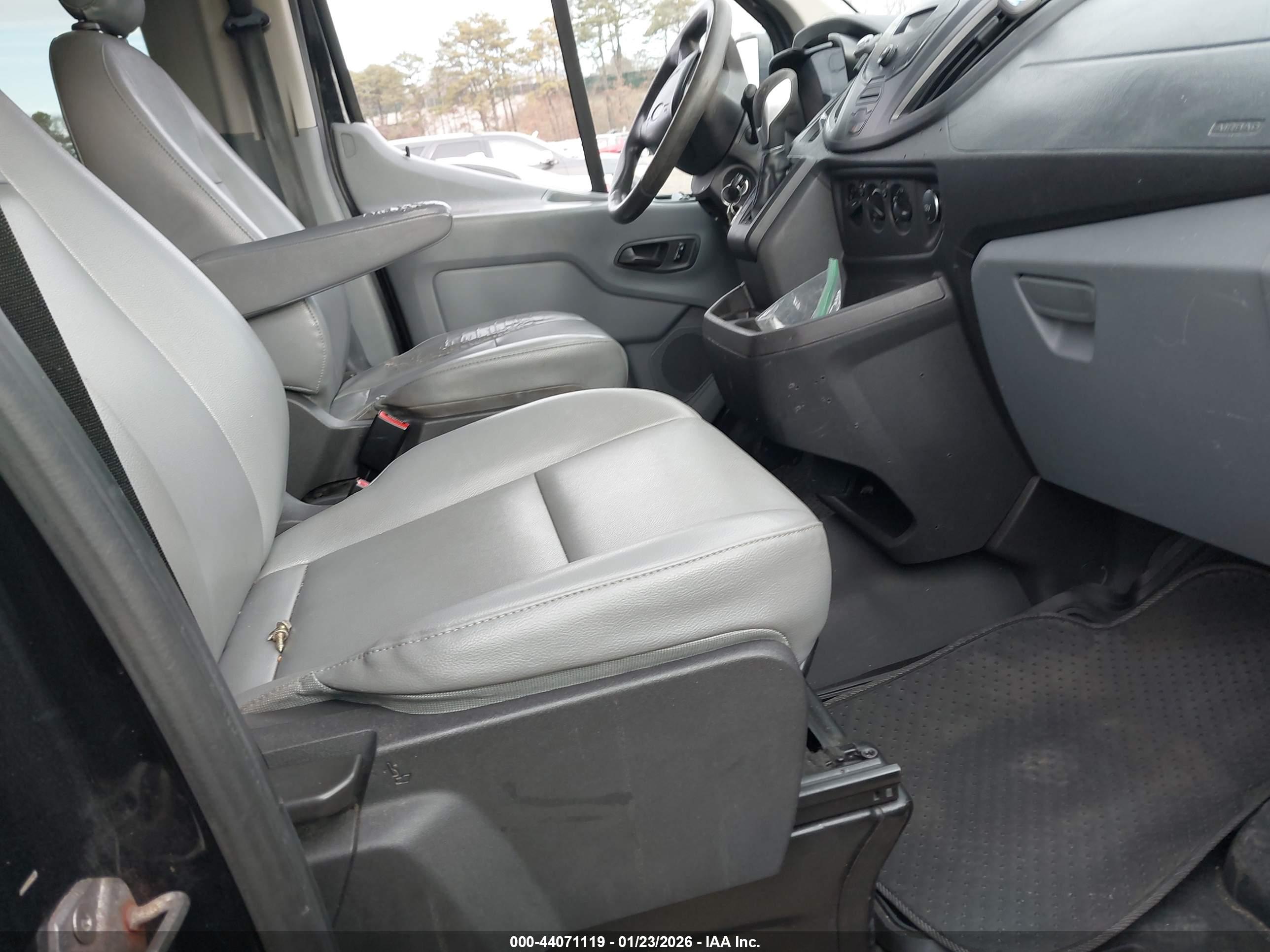 FORD TRANSIT-350 image 5