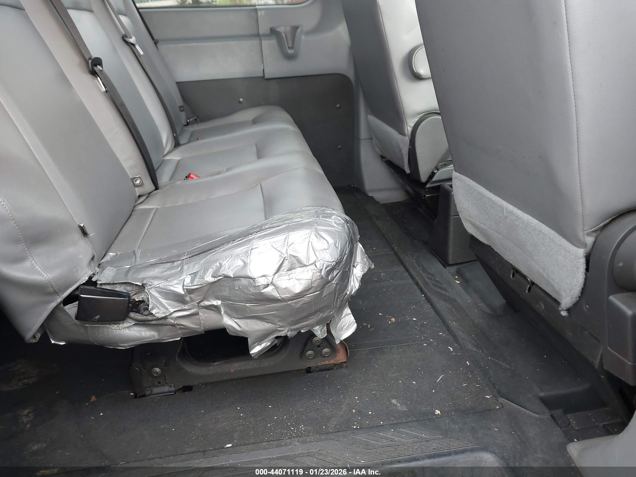 FORD TRANSIT-350 image 8