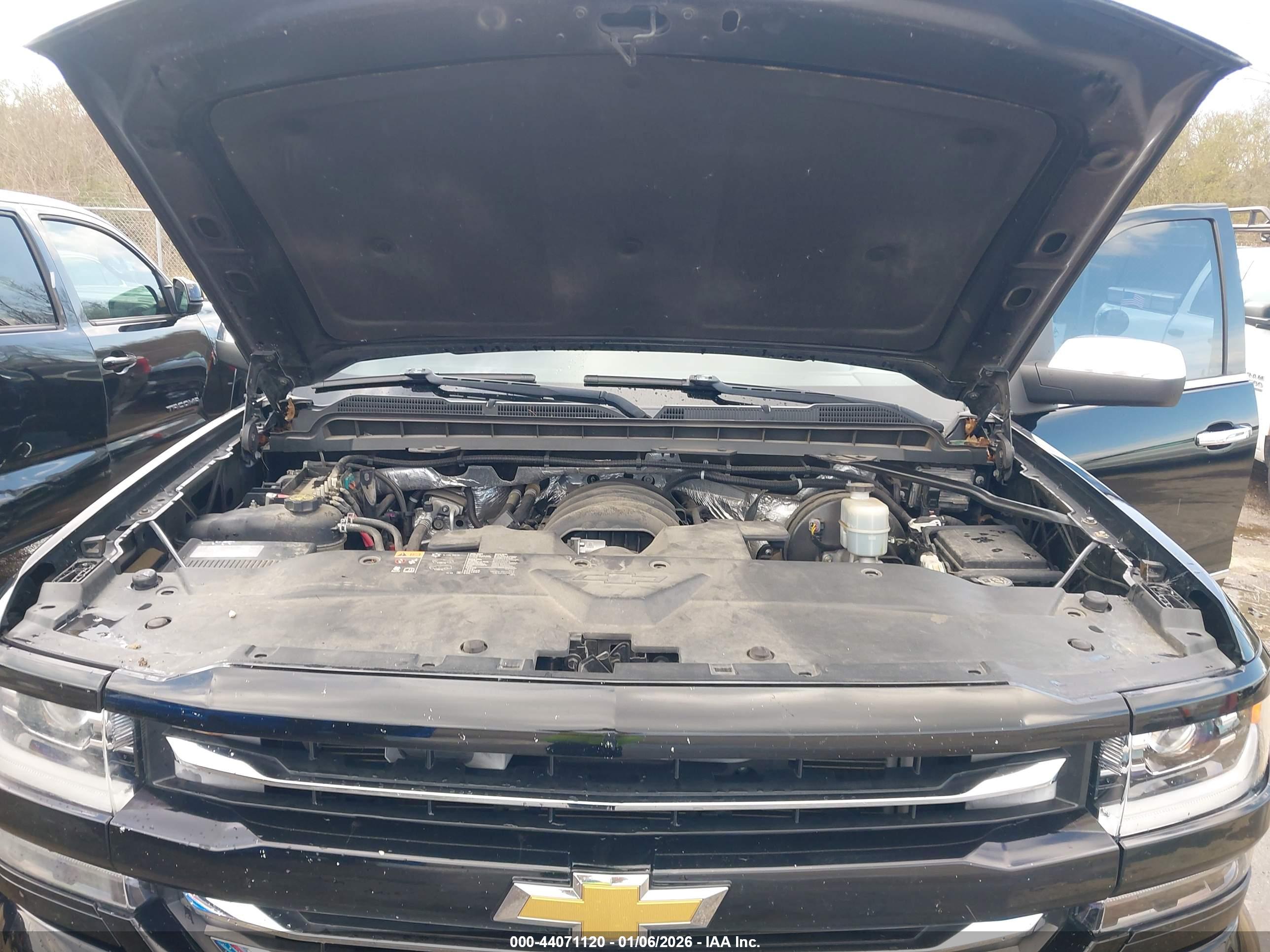 CHEVROLET SILVERADO image 10