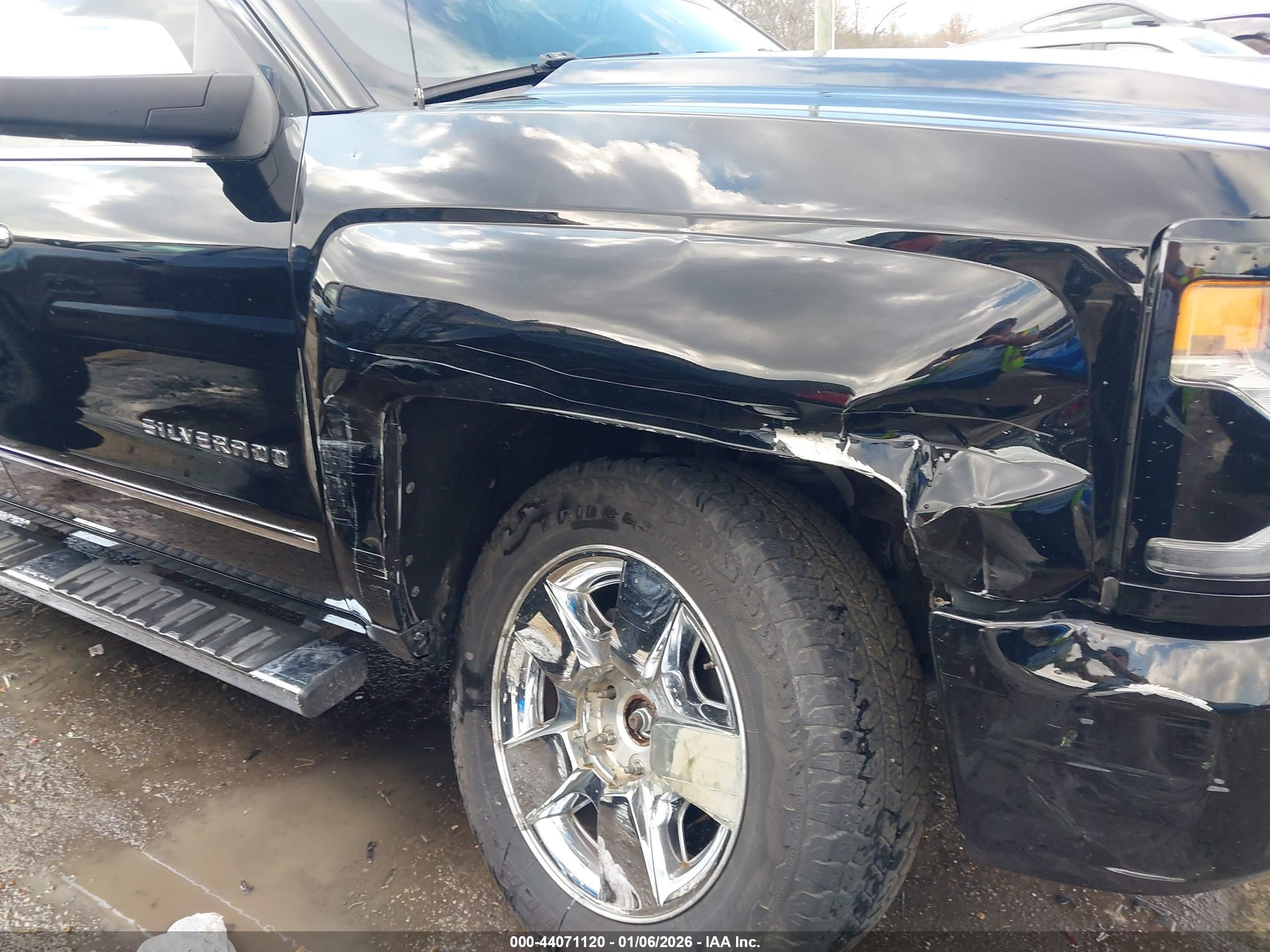 CHEVROLET SILVERADO image 6