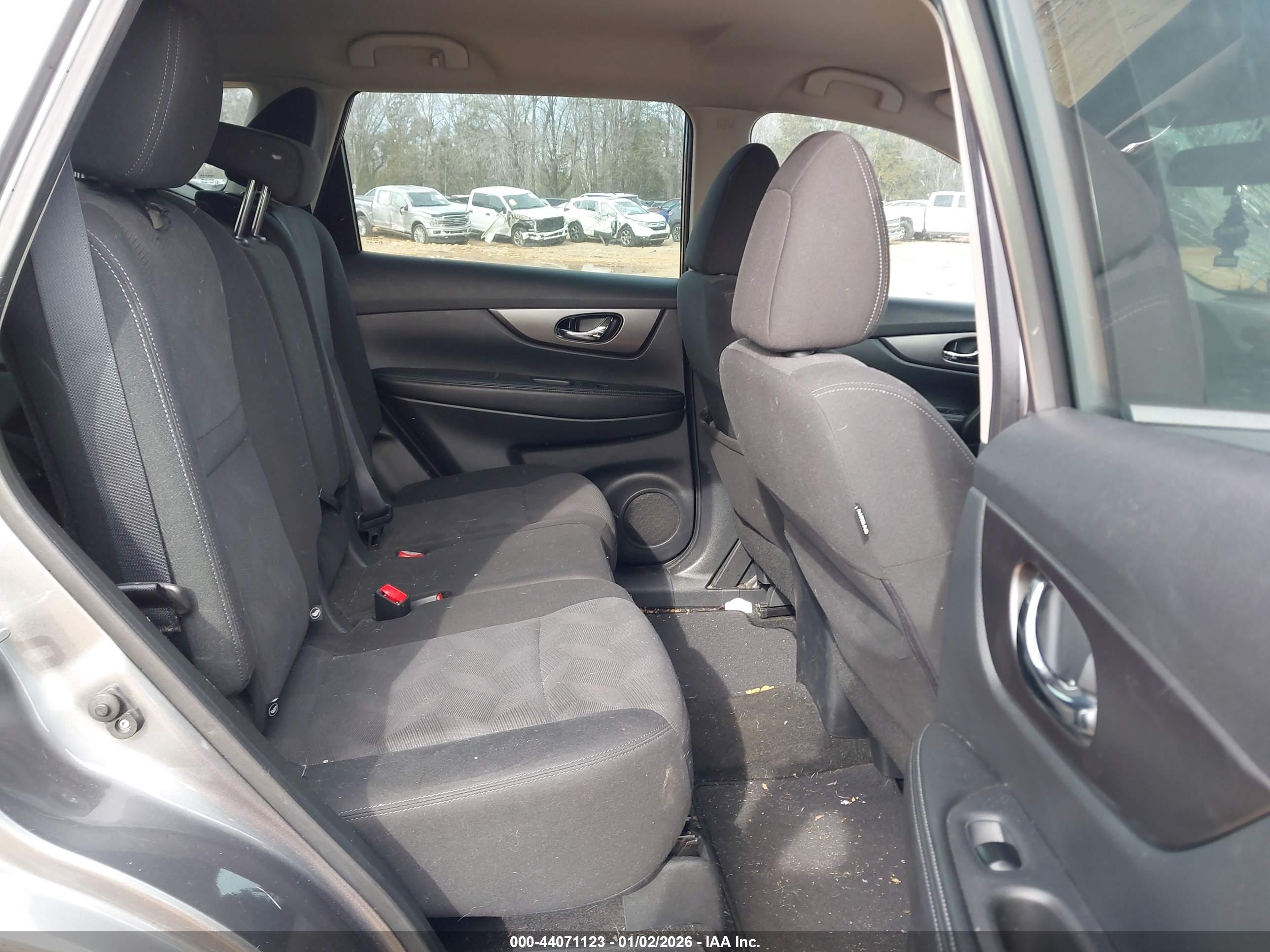 NISSAN ROGUE image 8