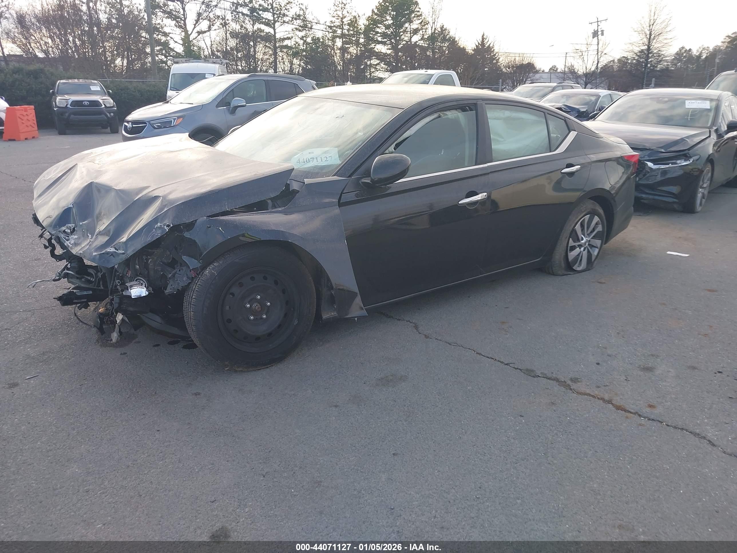 NISSAN ALTIMA image 2