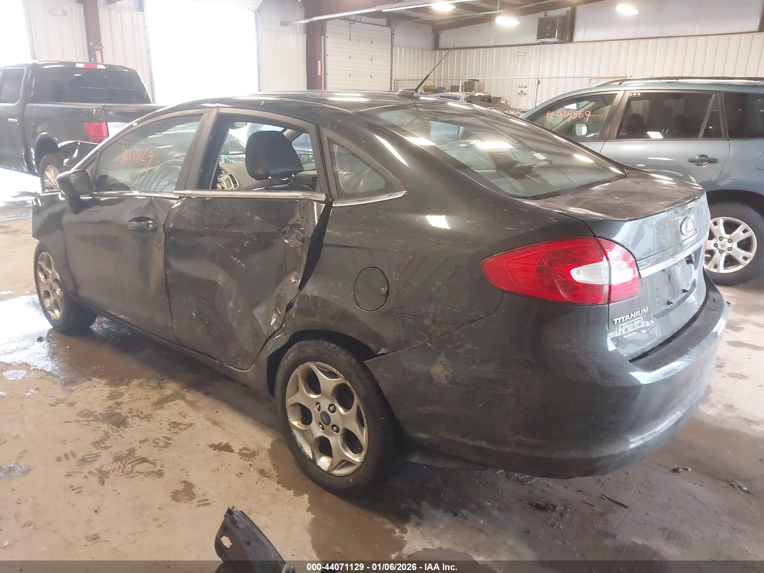 FORD FIESTA image 3