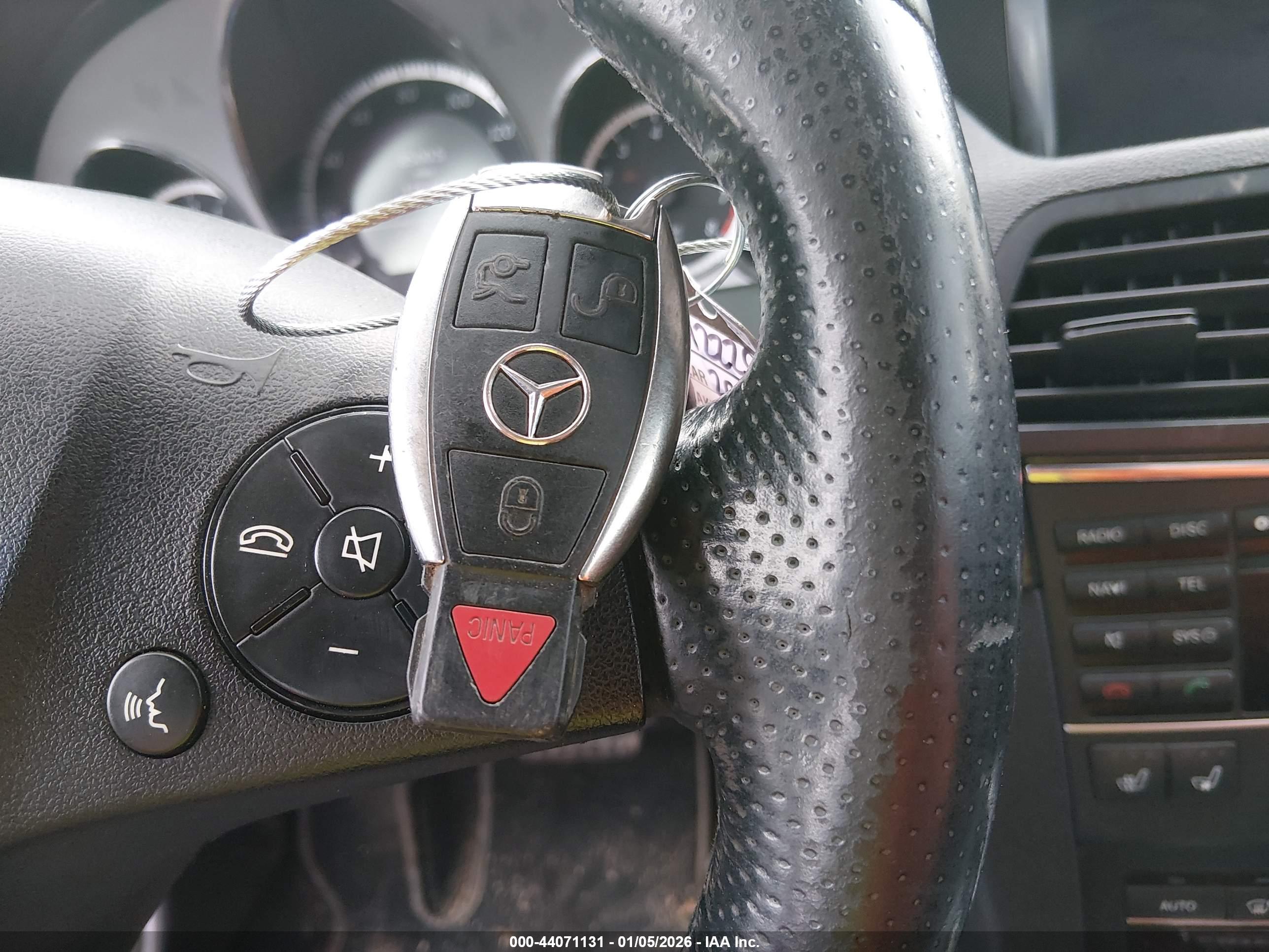 MERCEDES-BENZ E image 11