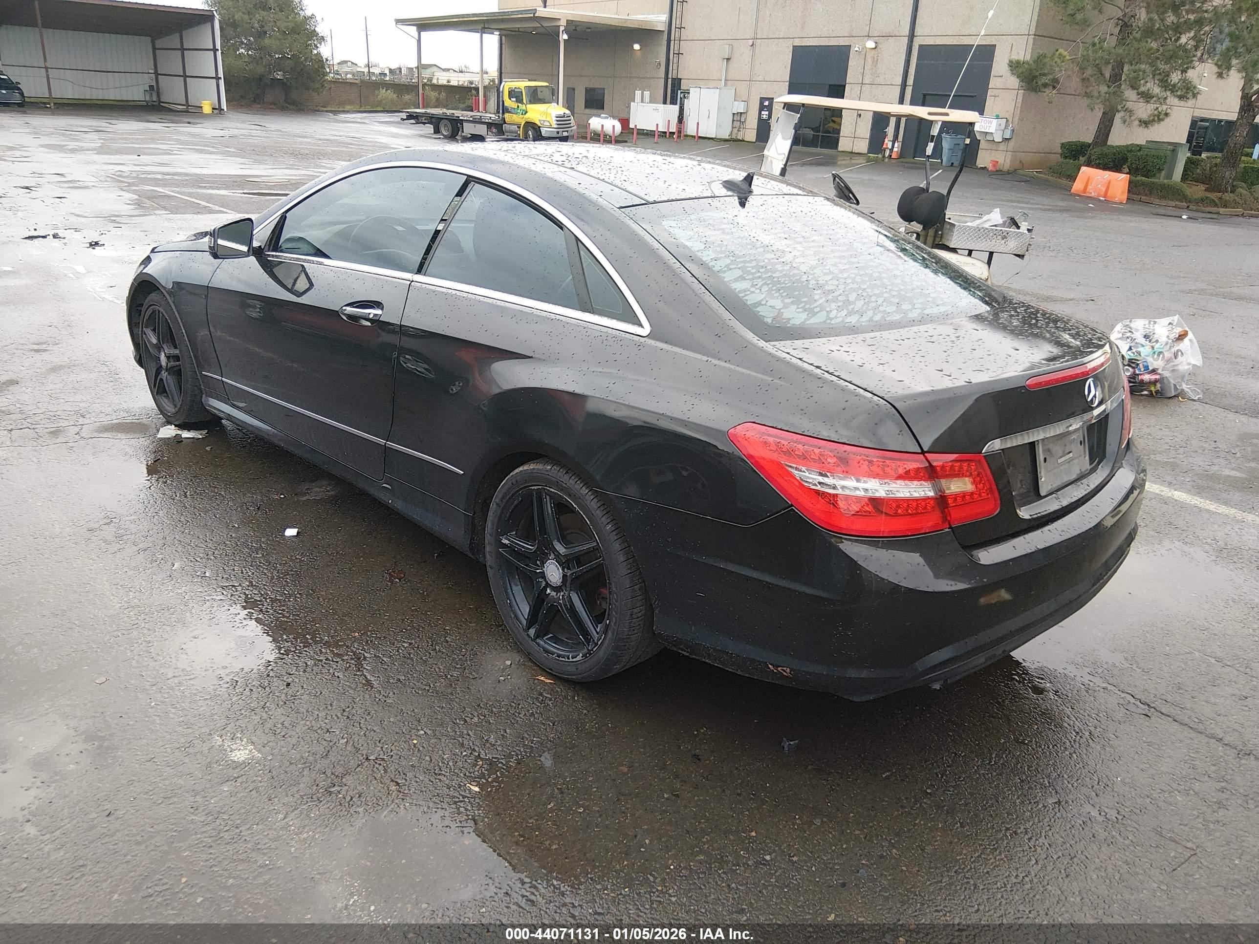 MERCEDES-BENZ E image 3