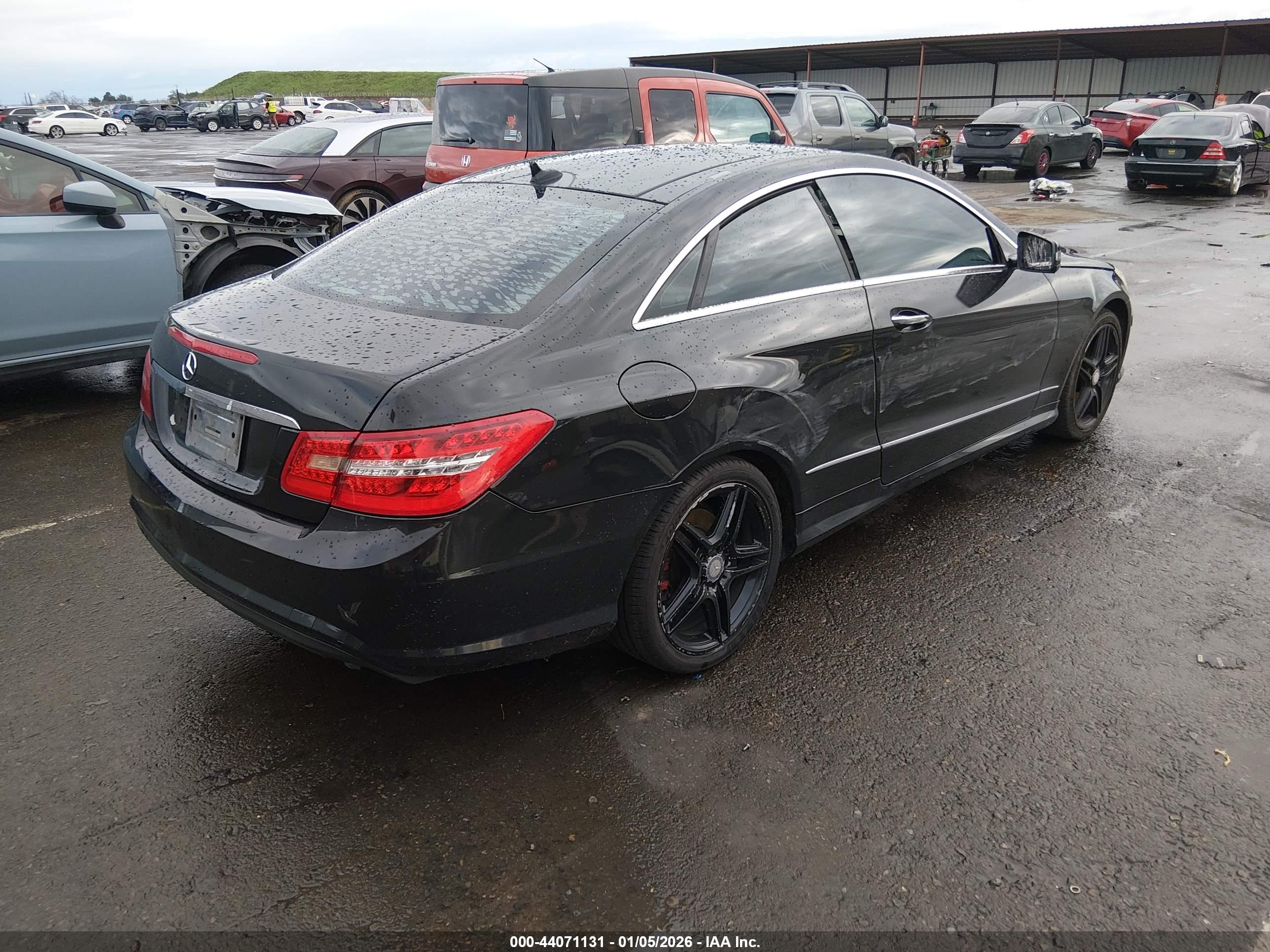 MERCEDES-BENZ E image 4