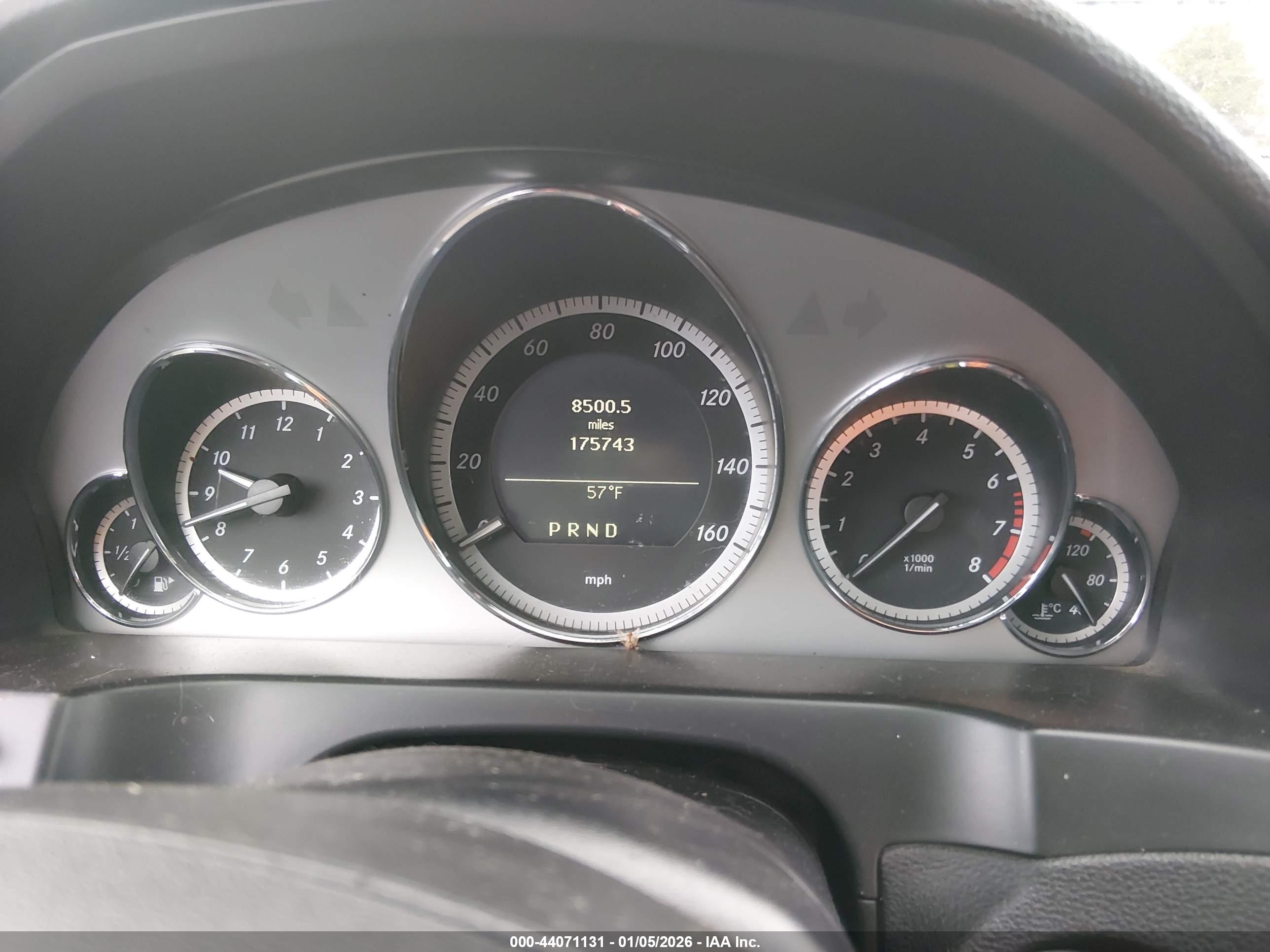 MERCEDES-BENZ E image 7