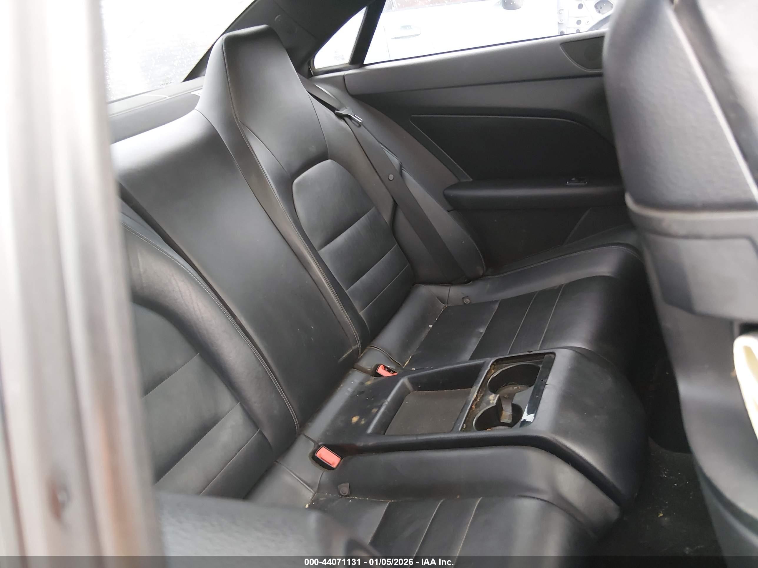 MERCEDES-BENZ E image 8