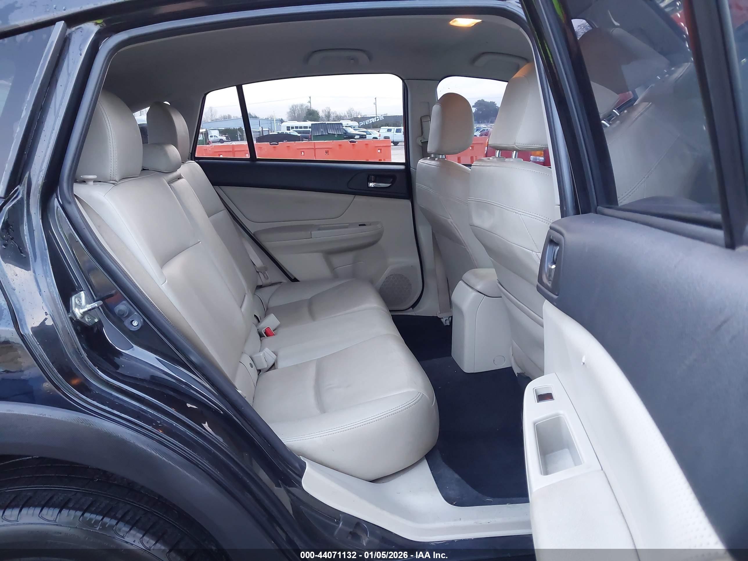 SUBARU XV image 8