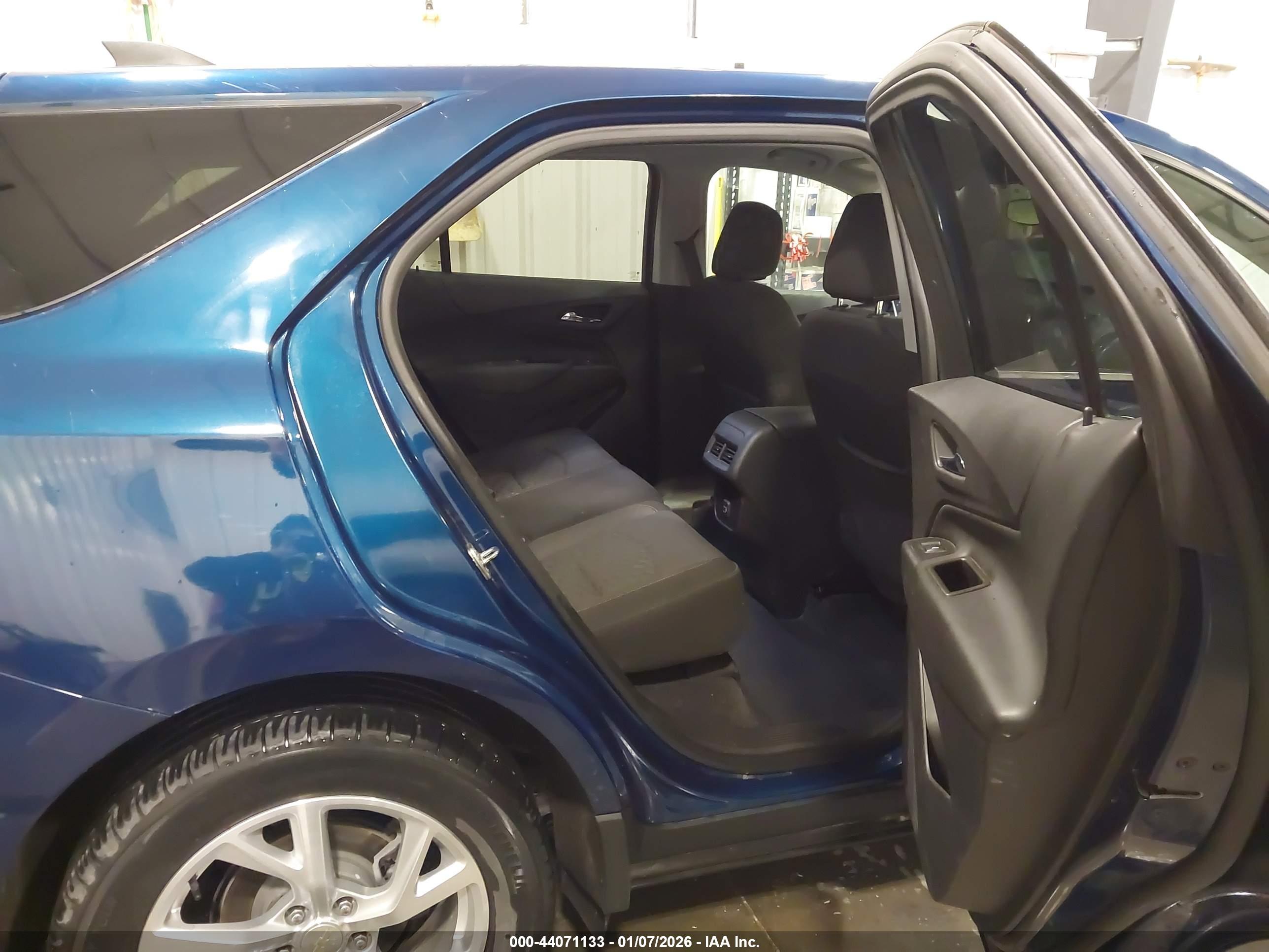 CHEVROLET EQUINOX image 8
