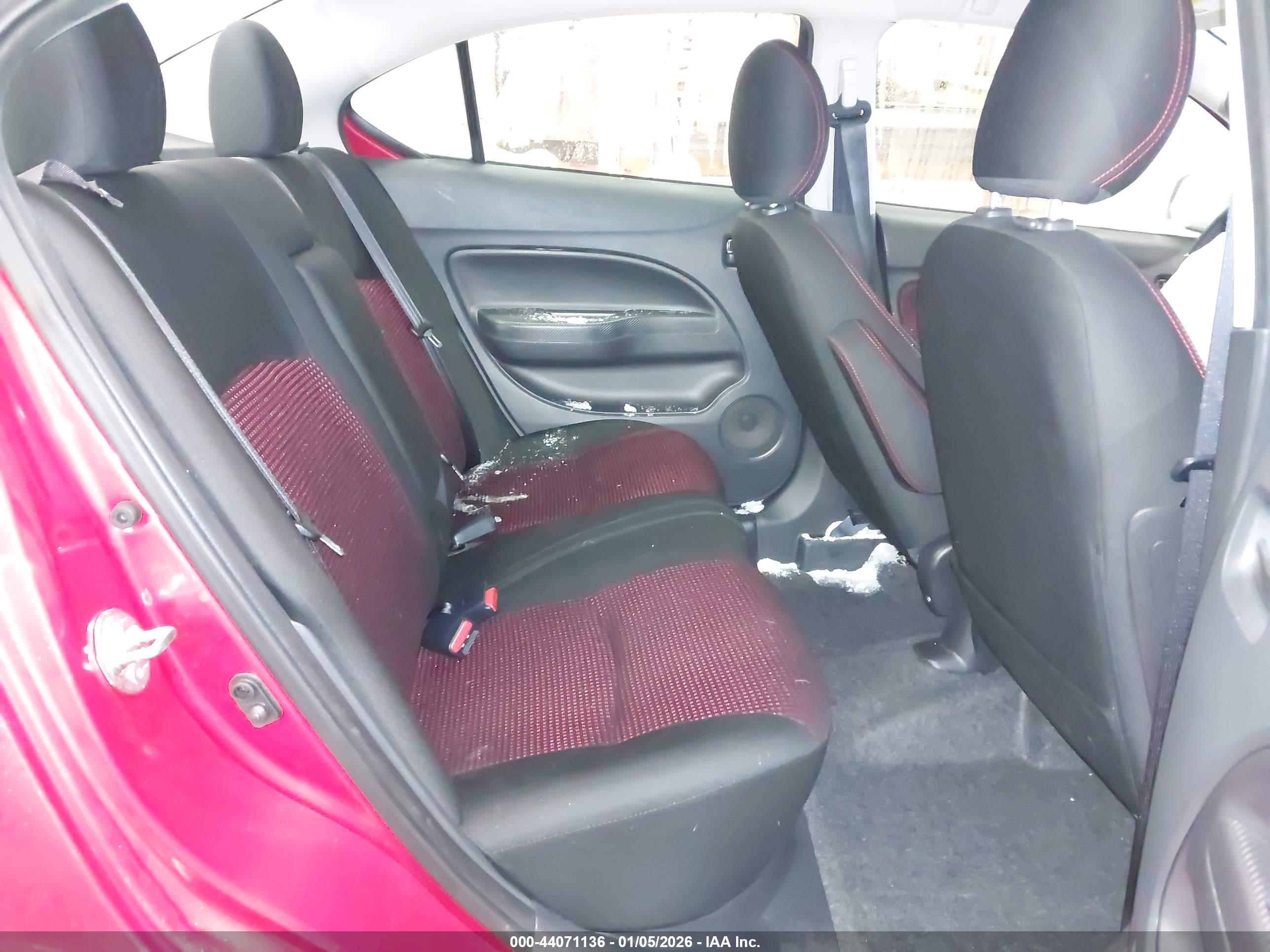 MITSUBISHI MIRAGE image 8
