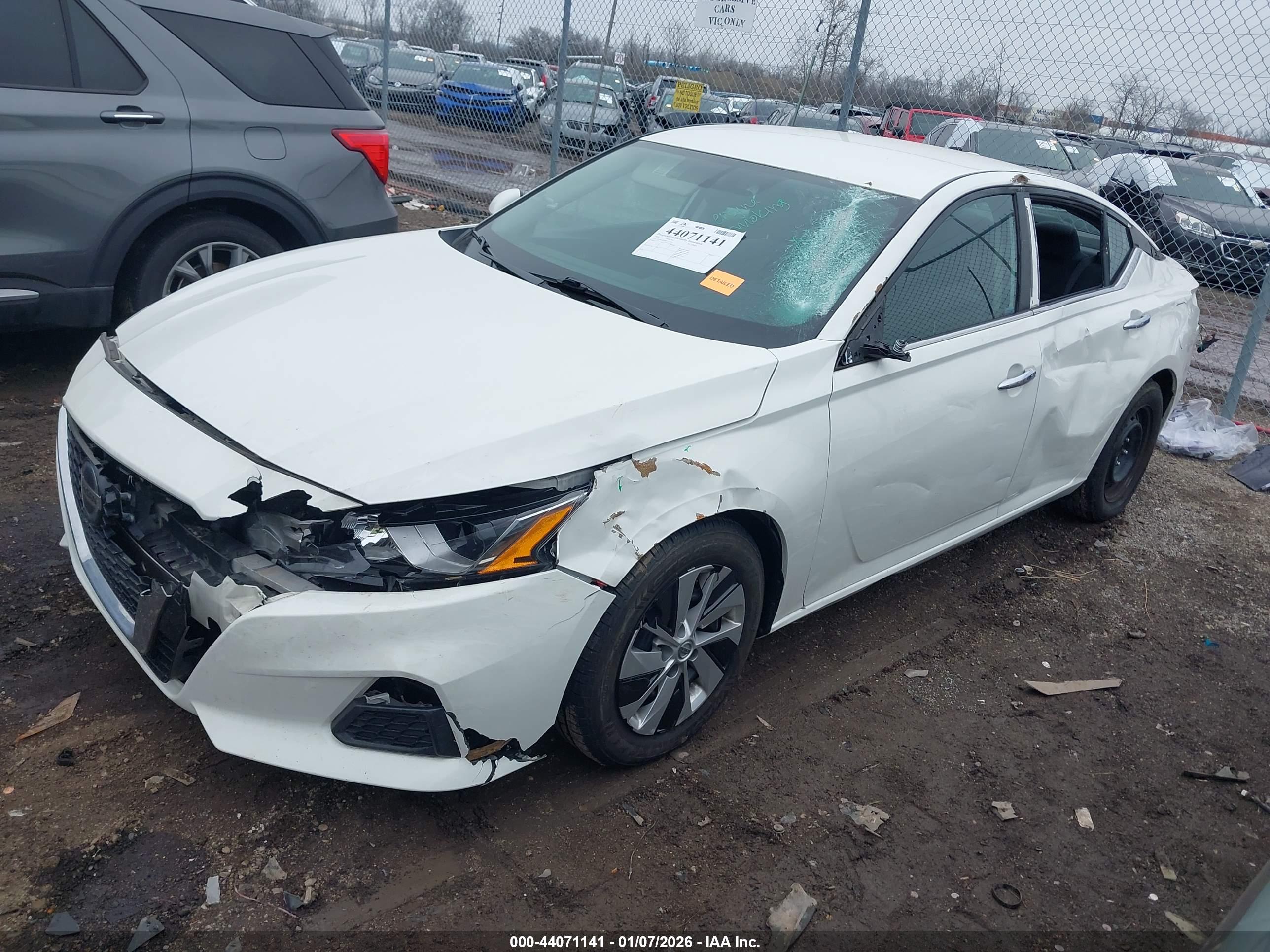 NISSAN ALTIMA image 2