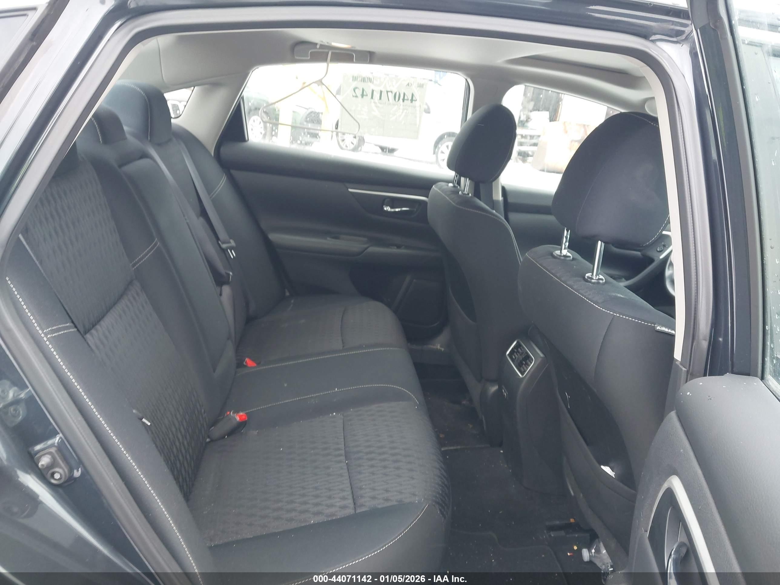 NISSAN ALTIMA image 8